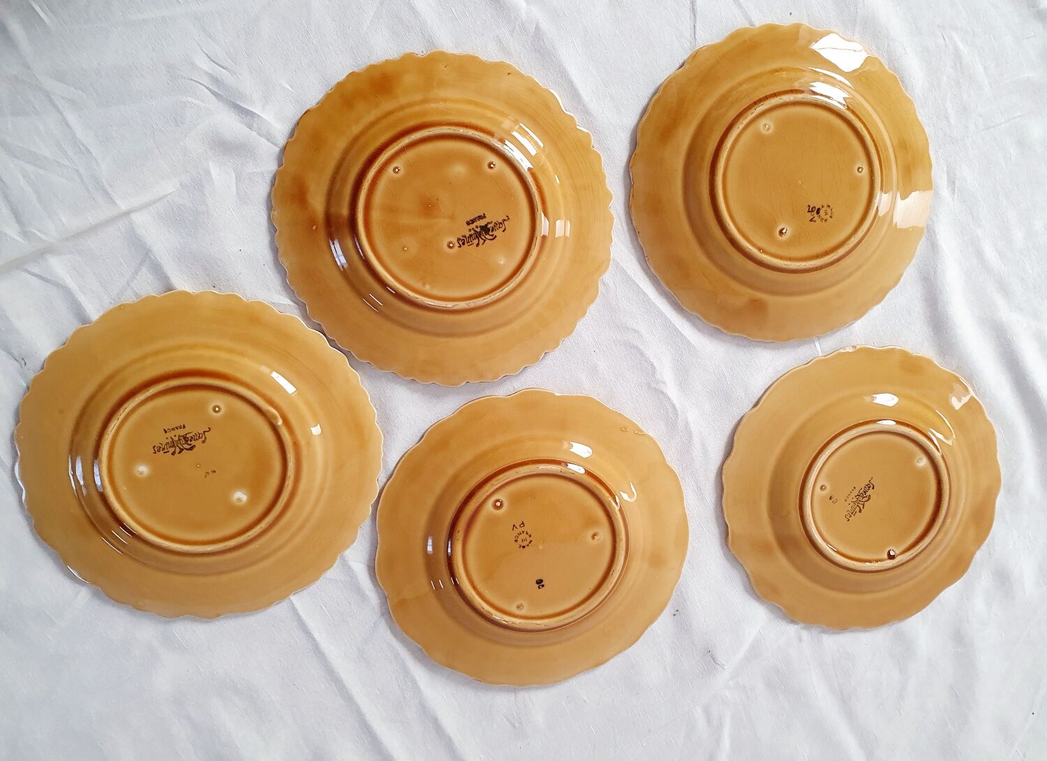 5 dessert plates in Sarreguemine slip