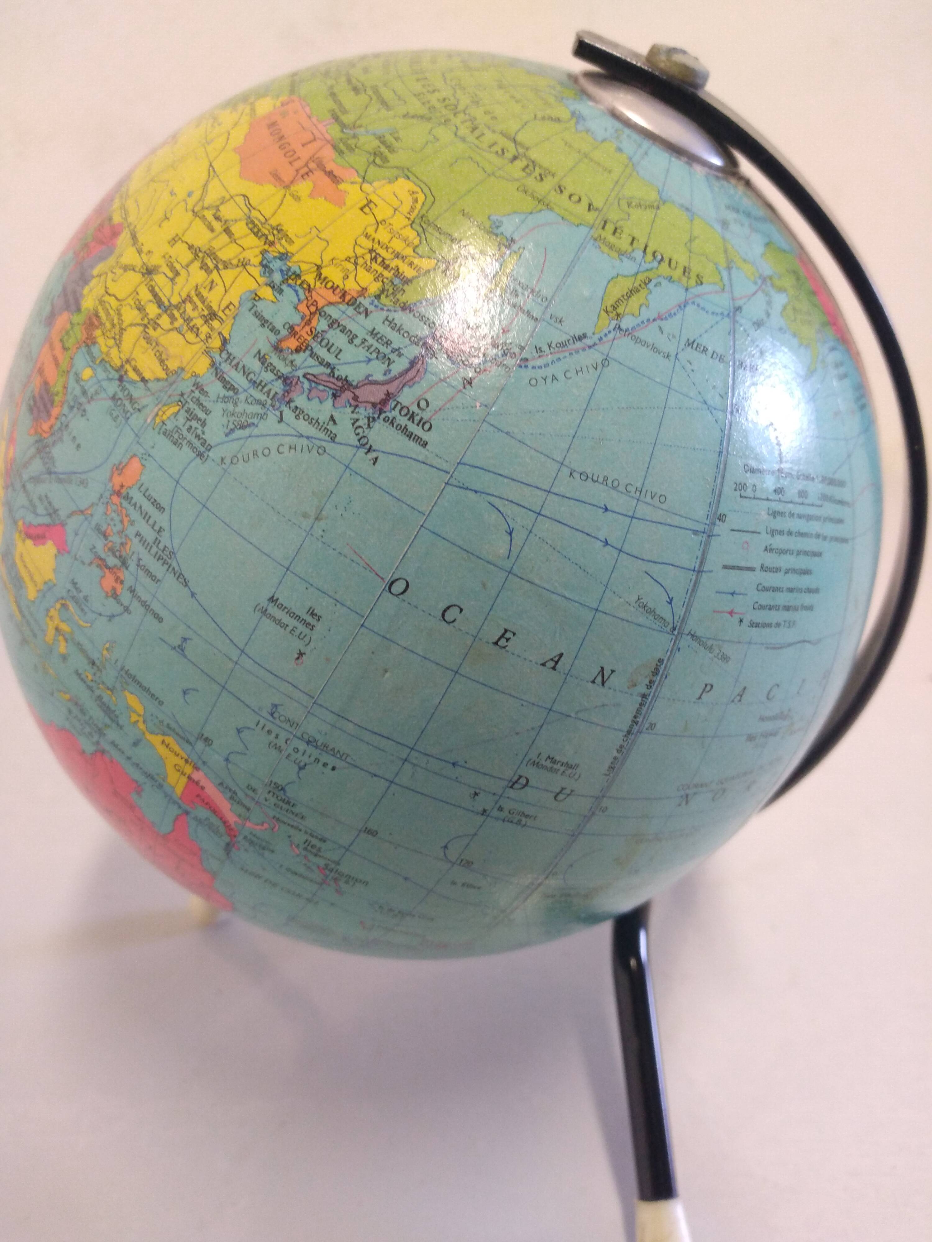 Ancien Globe terrestre carte taride