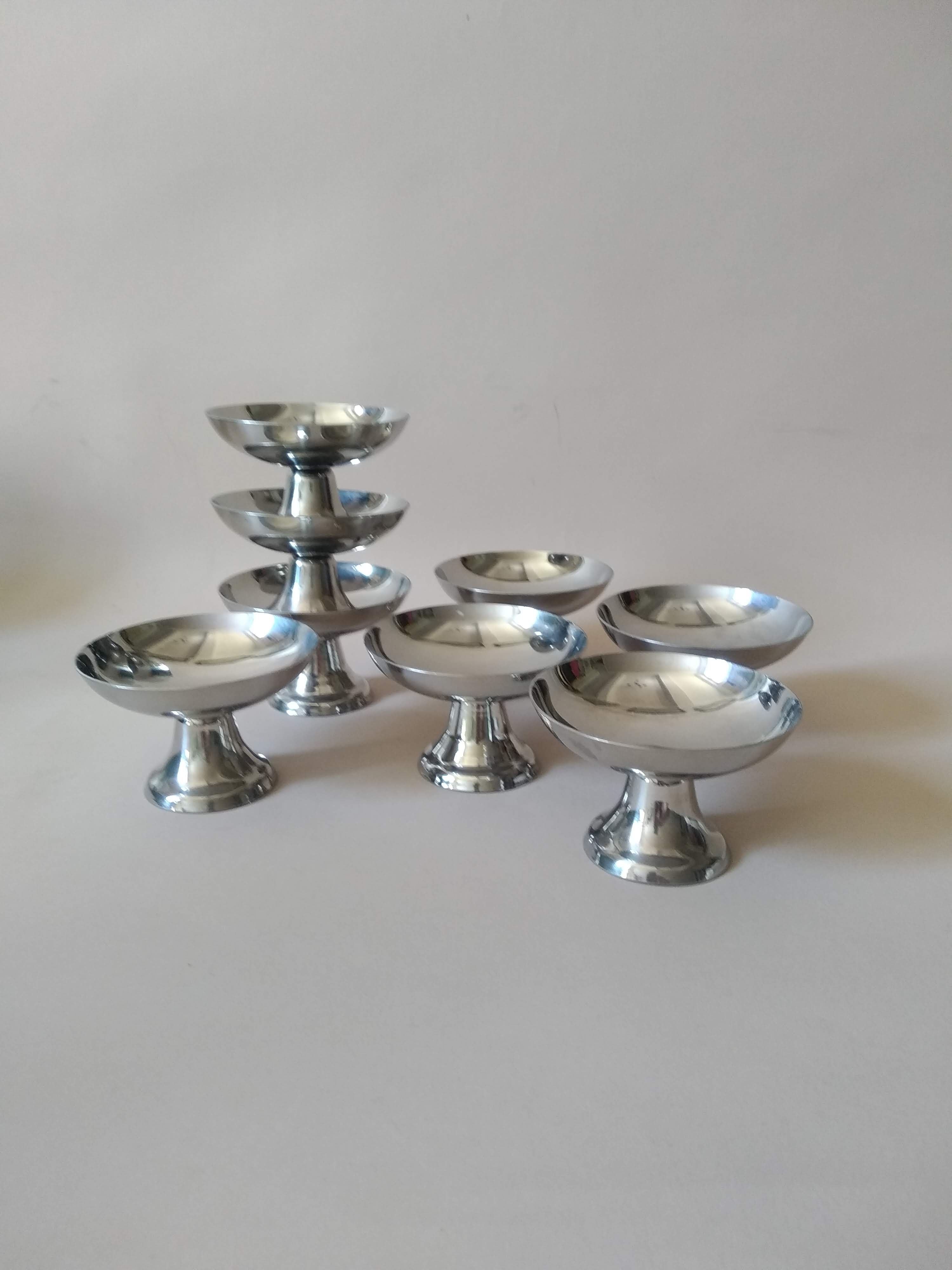 8 coupelles sur pied en inox Guy Degrenne