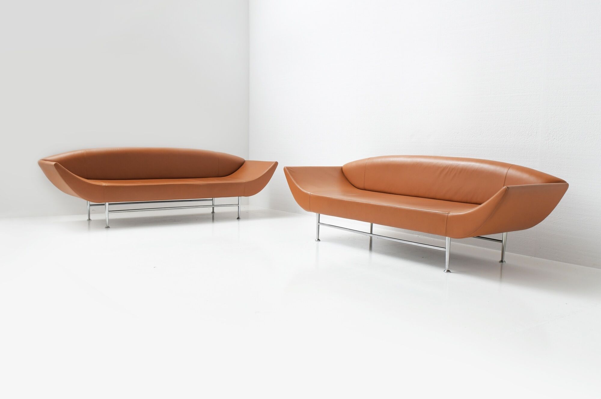 Minimal vintage Ellittico sofas by Losa Ghini for Moroso Italy 1987
