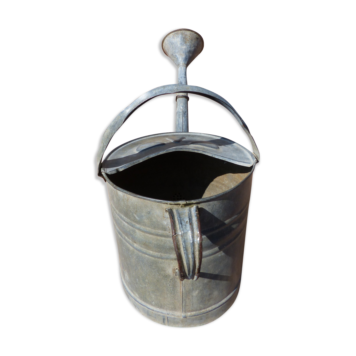 watering can with pommel