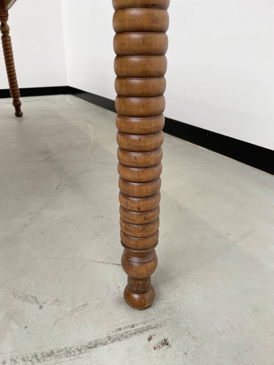 Walnut silk table 1900