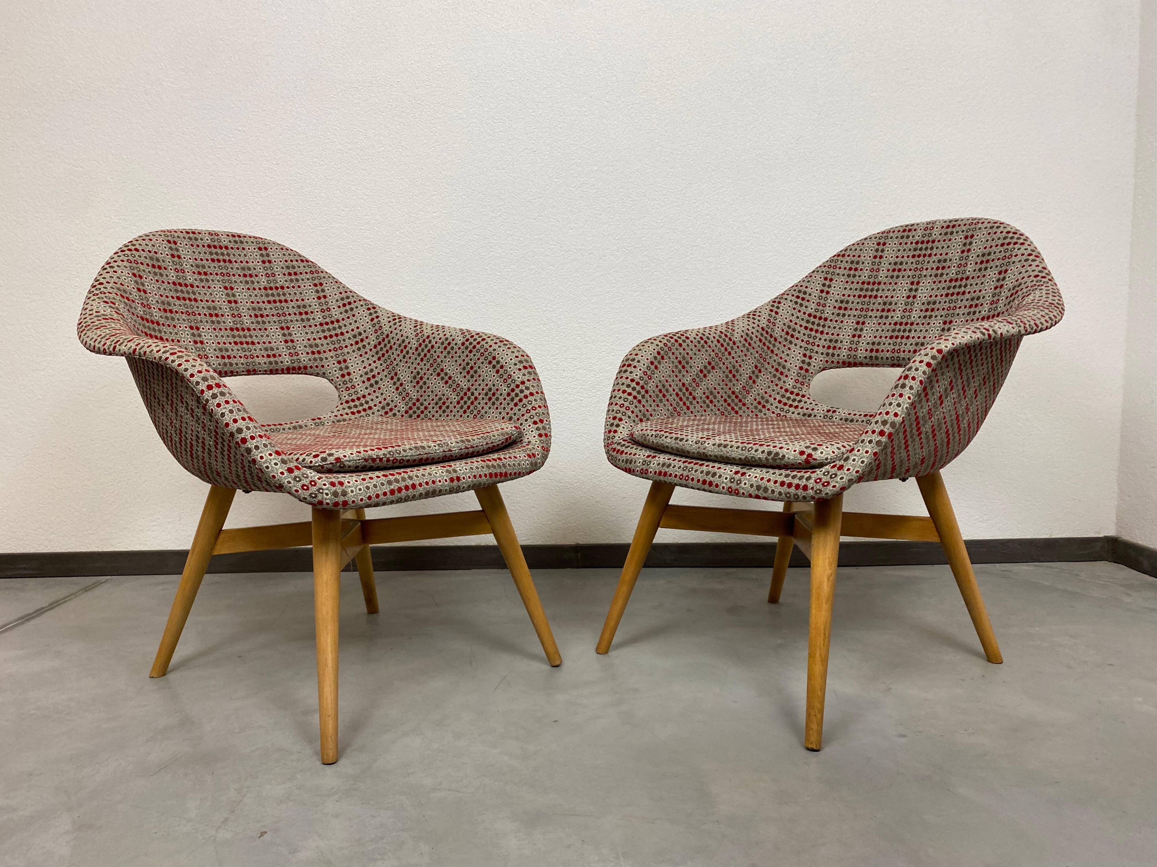 Vintage armchairs in fibreglass by Miroslav Navrátil