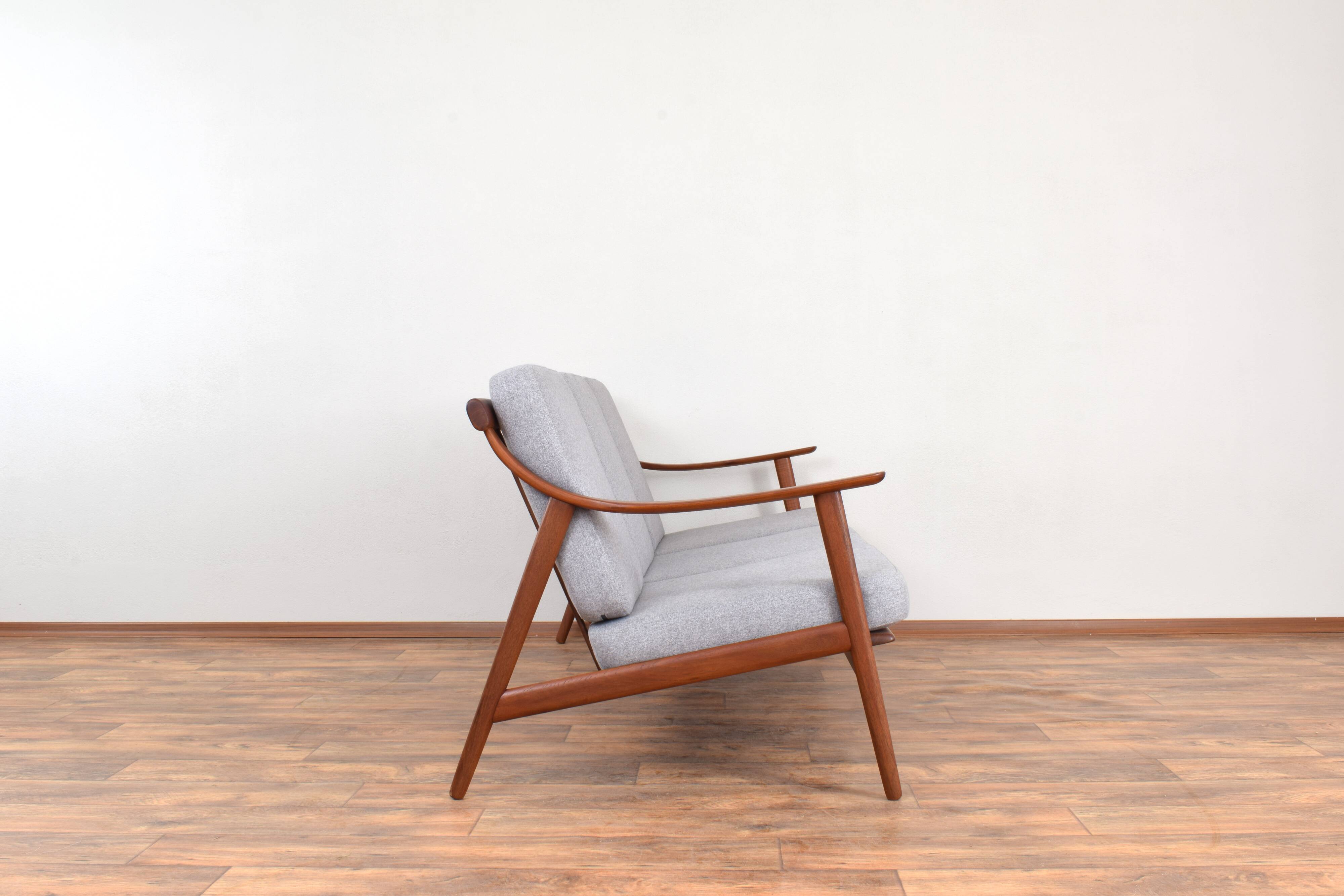 Canapé Mid-Century danois en teck par Arne Hovmand-Olsen pour Mogens Kold, années 1960.