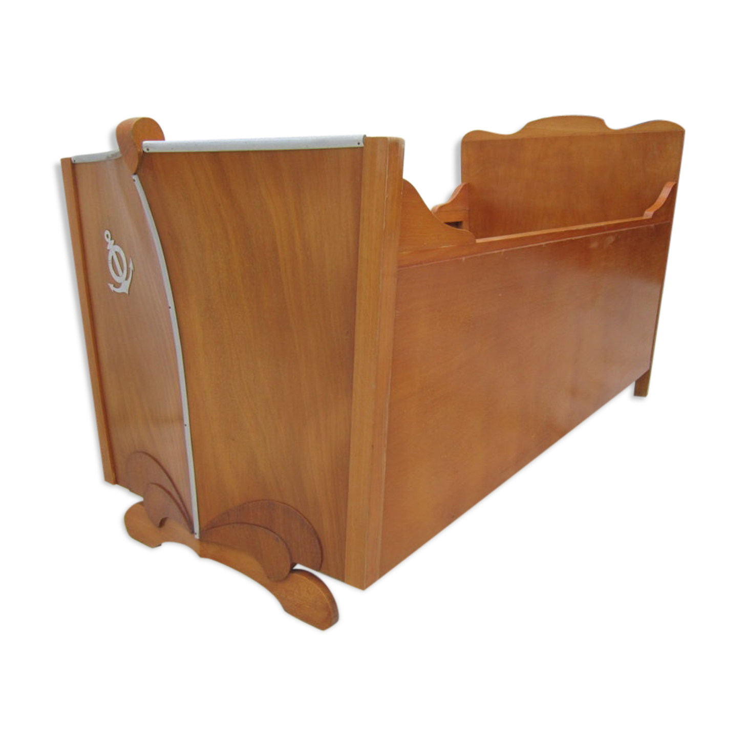 Child bed wood shape bow of boat