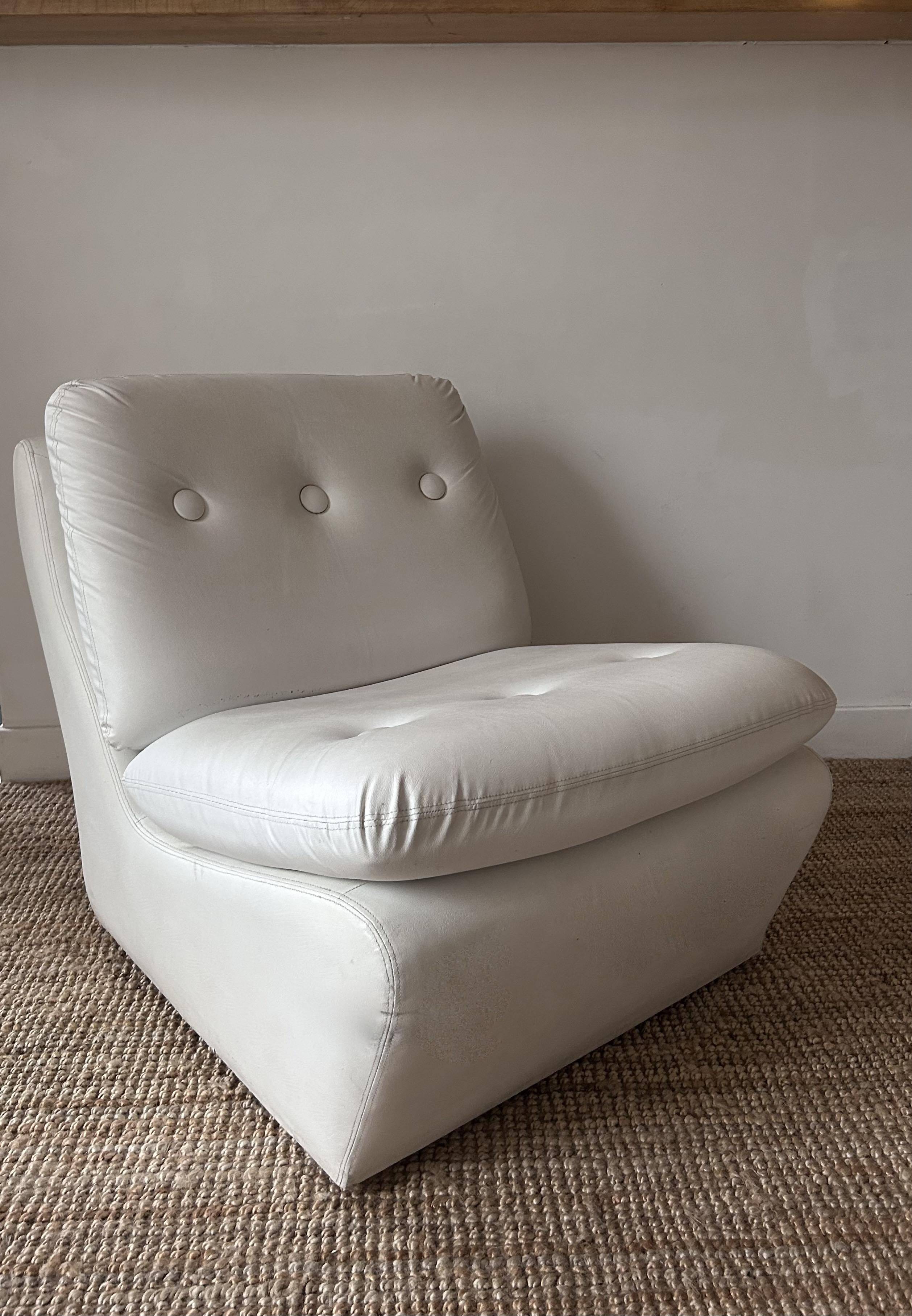 Vintage white armchair, France 1970