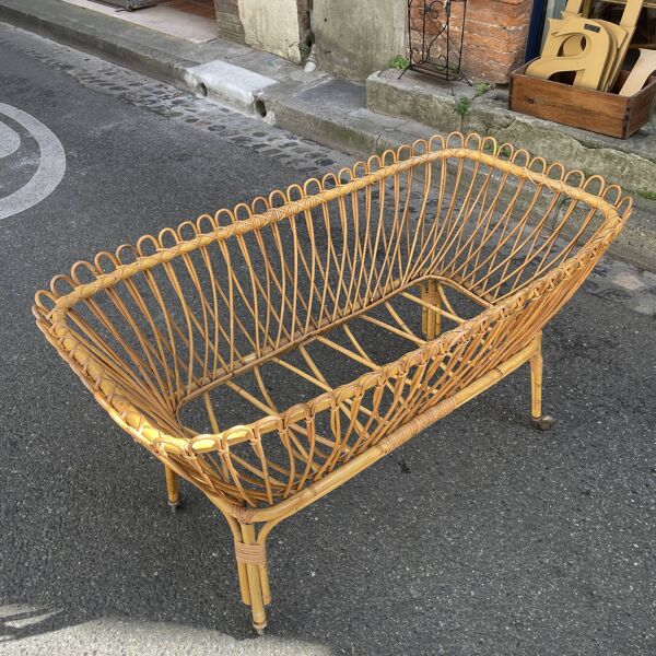 Berceau en rotin vintage