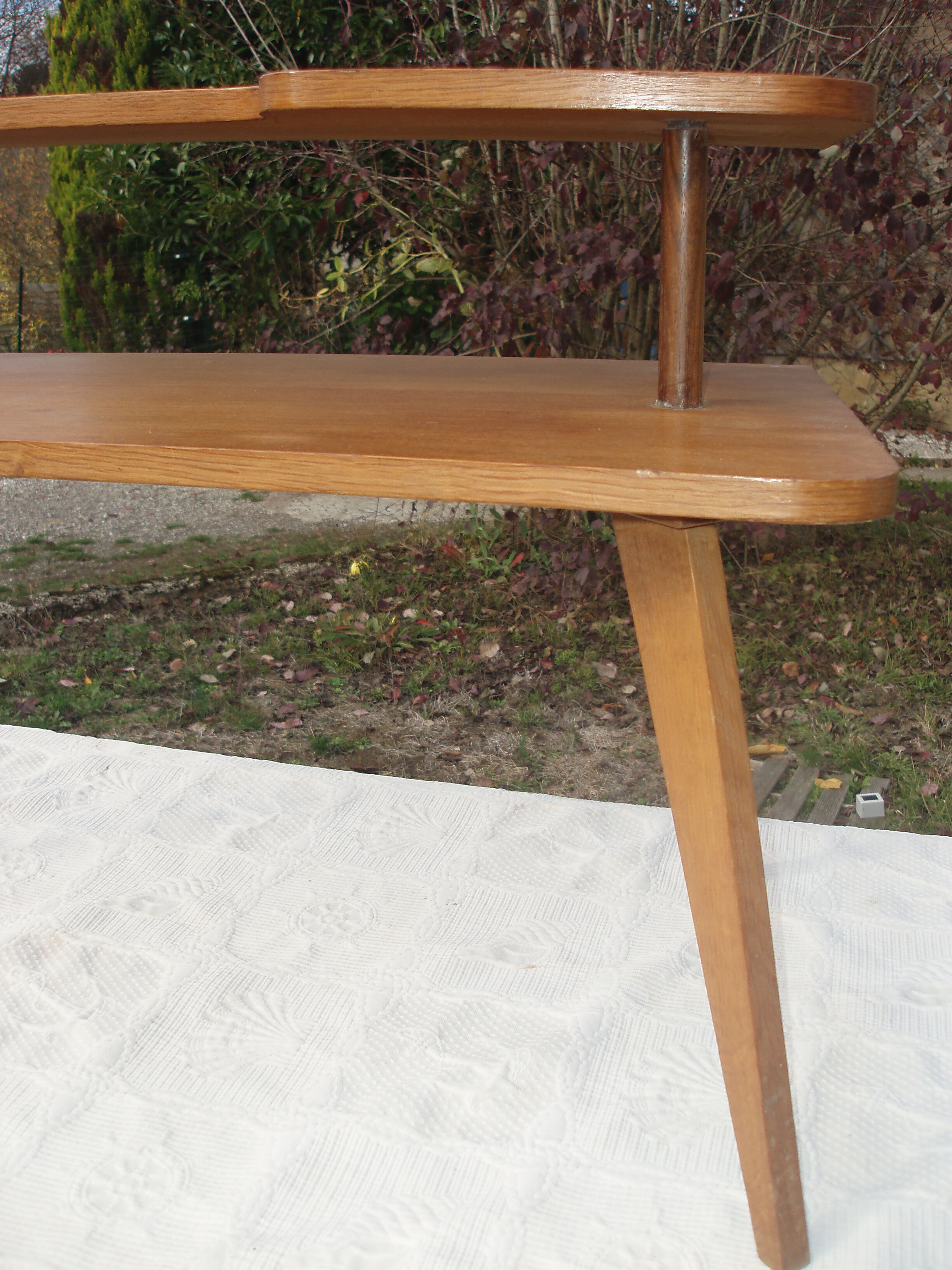 Small tripod shelf Vintage double tray