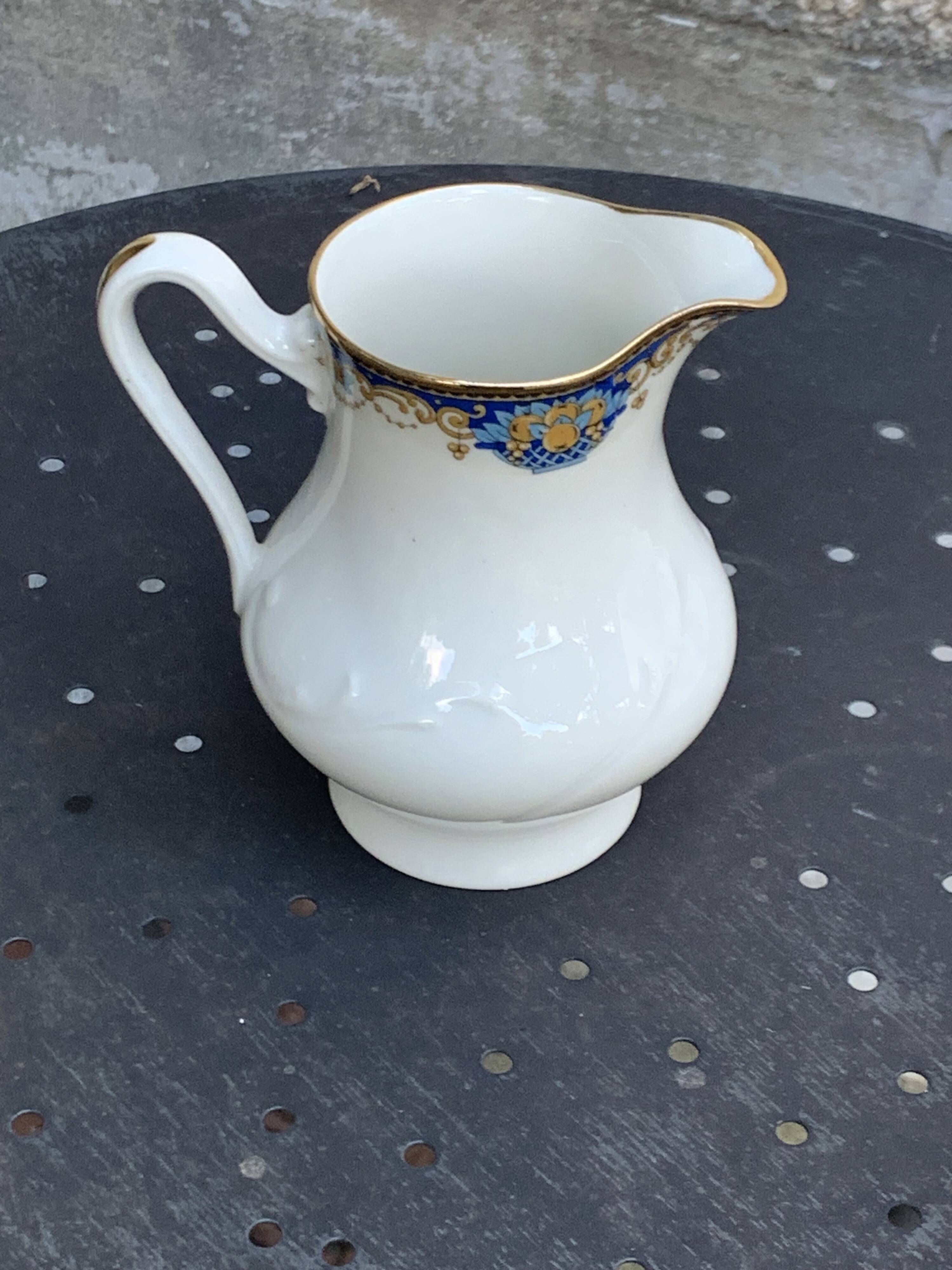 Sucrier et pot a lait, PP limoges france, porcelaine blanche art deco