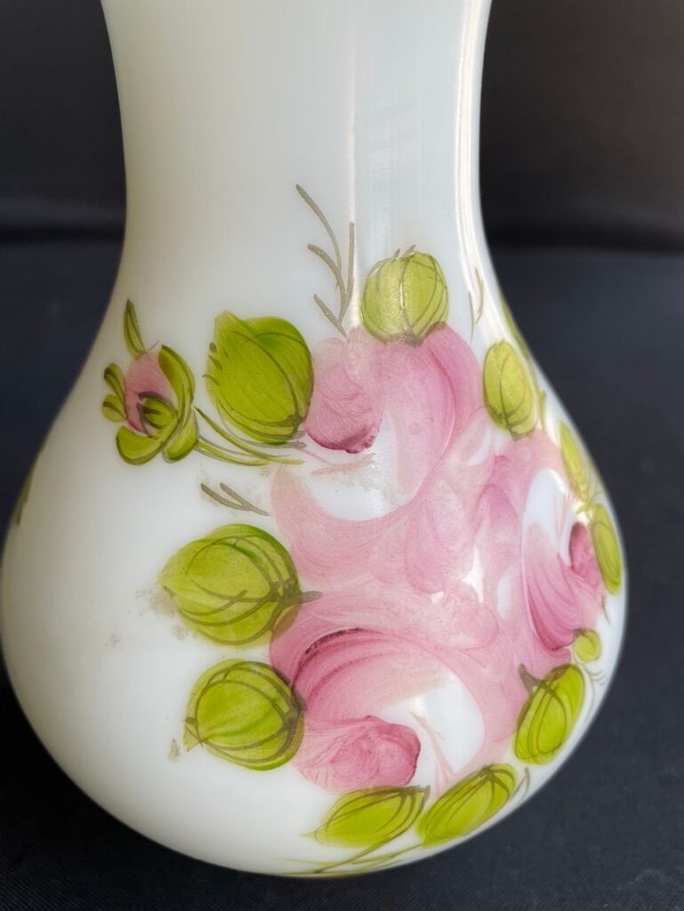 Vase Napoleon III in white opaline with floral decoration with gilding