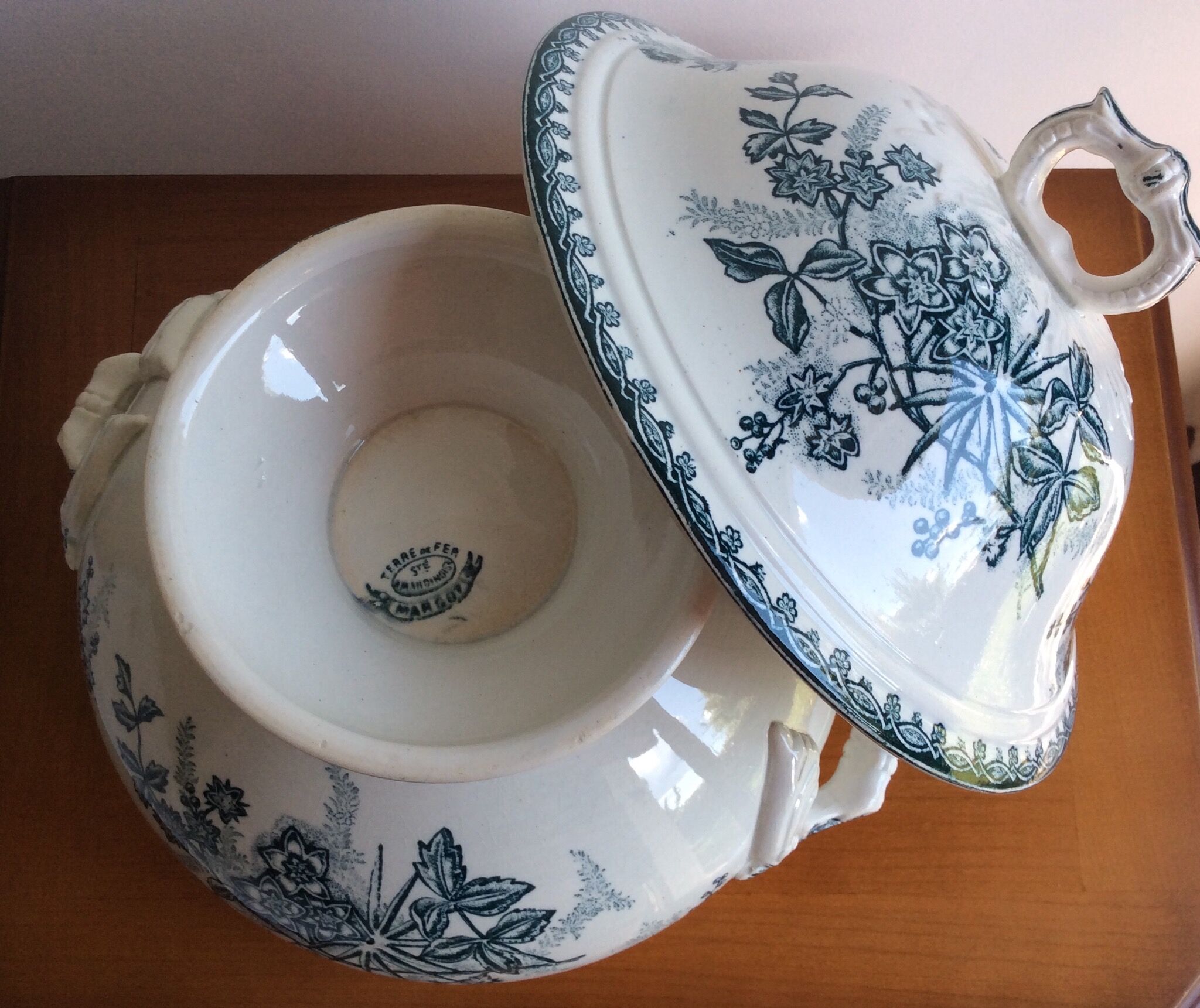 Old vegetable soup kitchen Iron earth Amandinoise Model Margot - nineteenth century