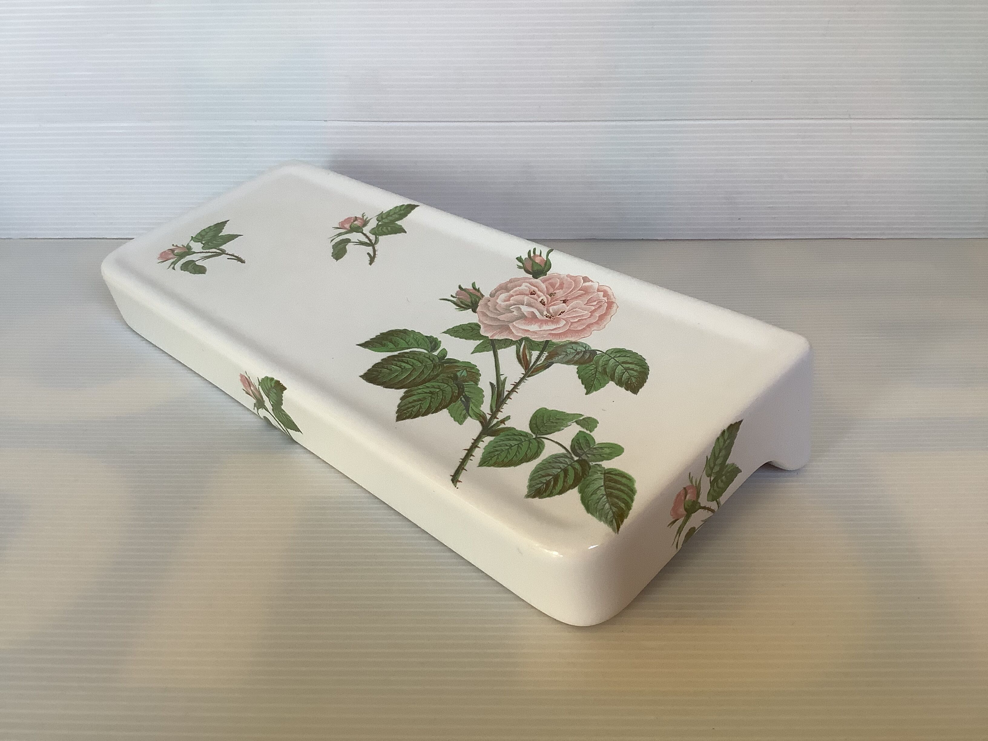 Paris porcelain shelf pink roses