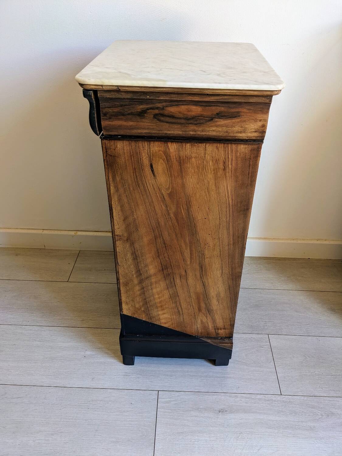 Table de chevet style Louis Philippe
