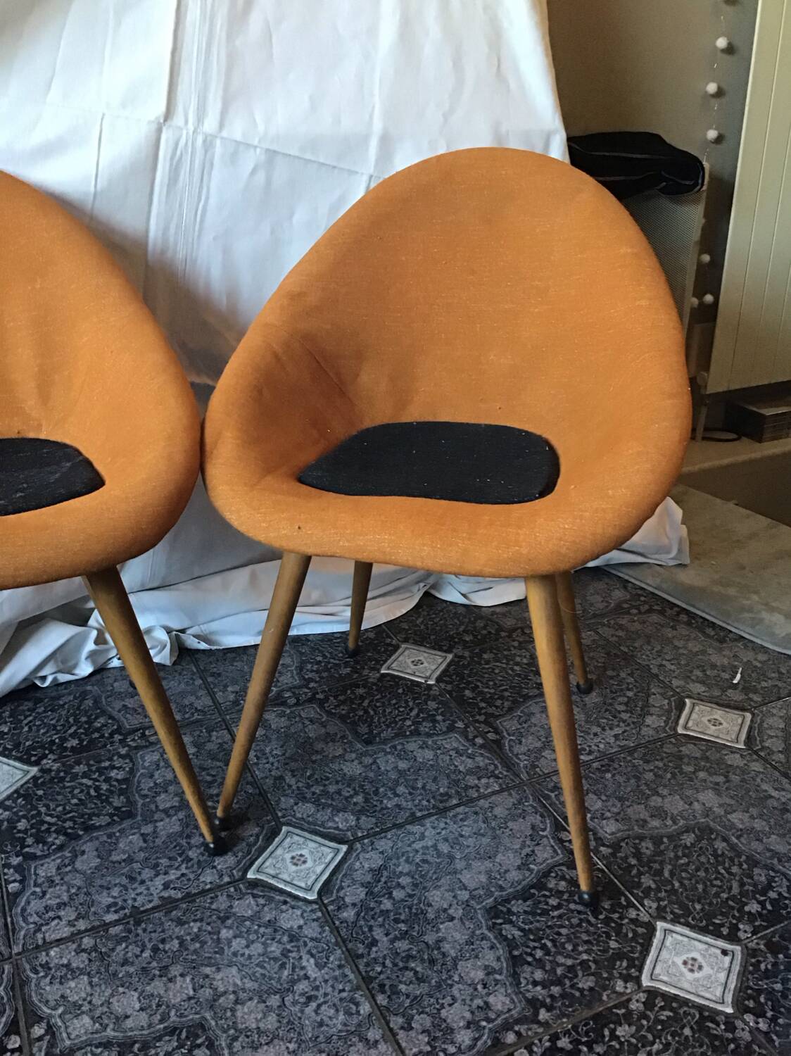 2 vintage chairs