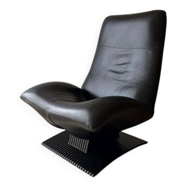 Fauteuil Artifort Wave F773 en cuir noir Peter van der Ham 1985