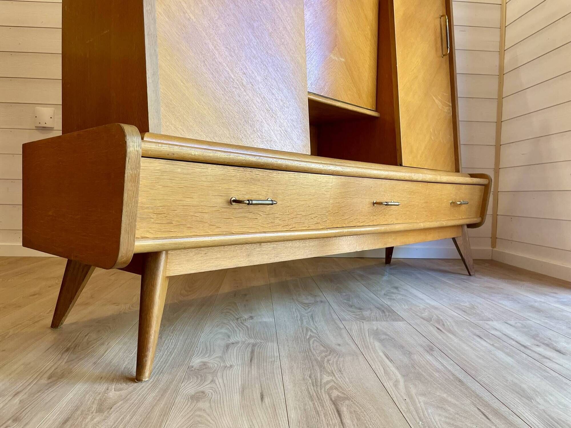 Vintage oak grand buffet Mid-Century Scandinavian with tapered legs from the 50s/70s.