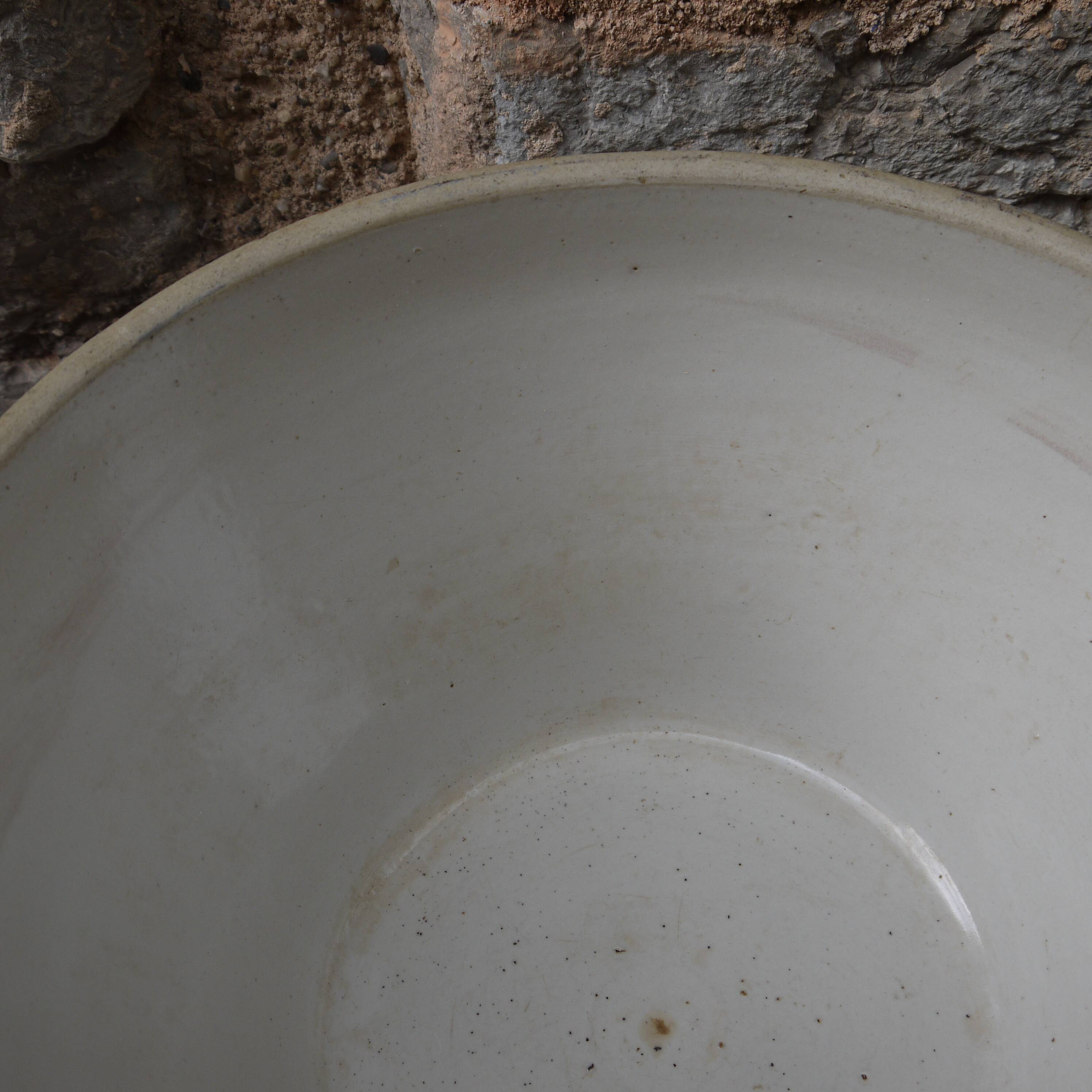 Grésale large terracotta dish