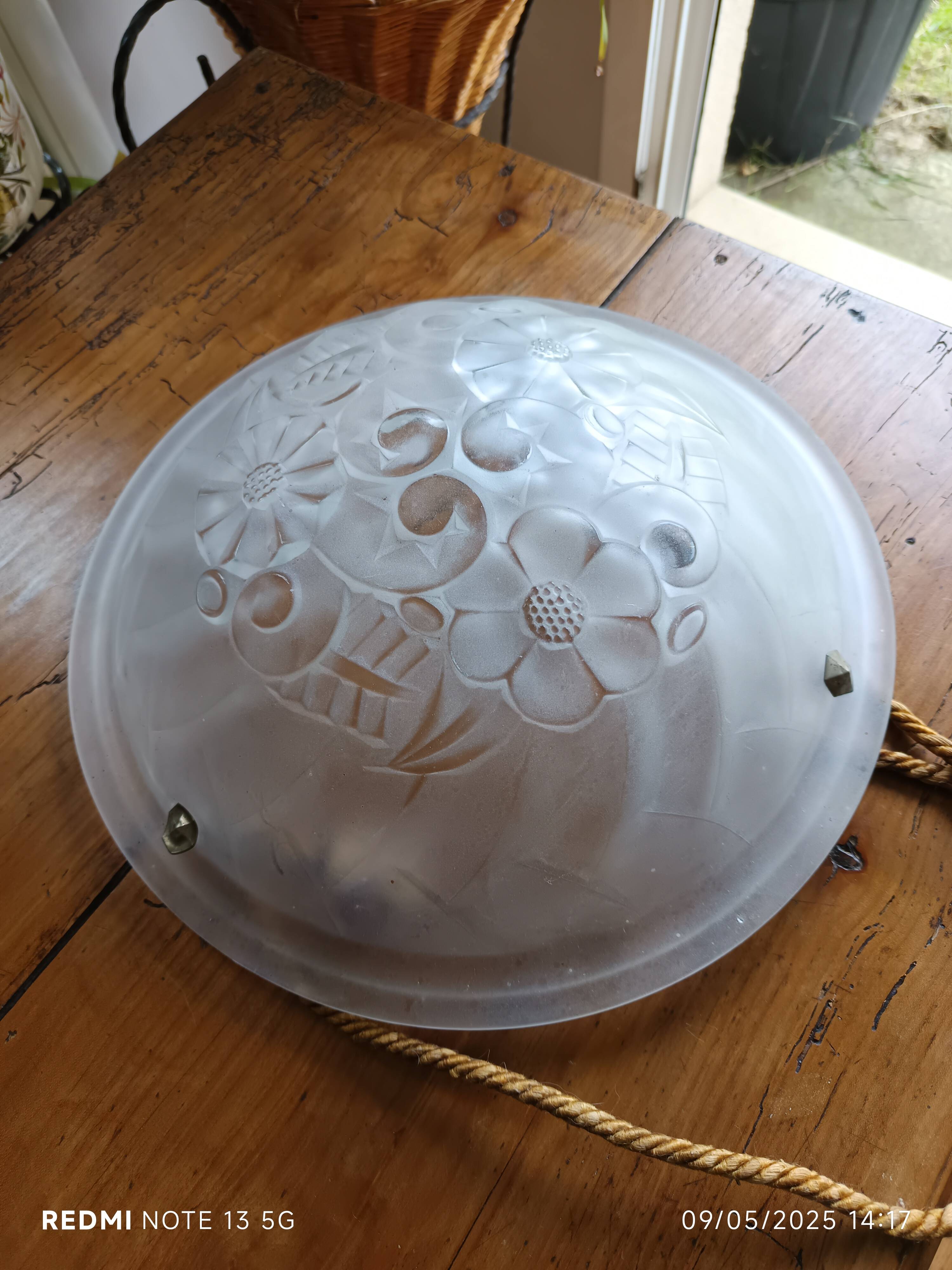 glass paste basin suspension