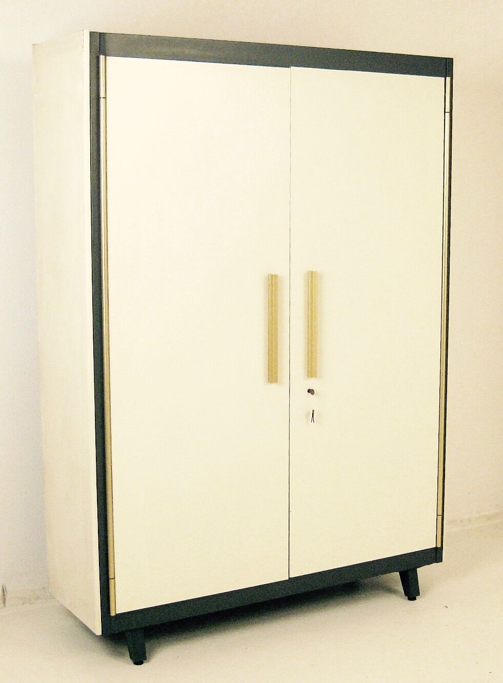 Armoire industrielle Strafor 1960