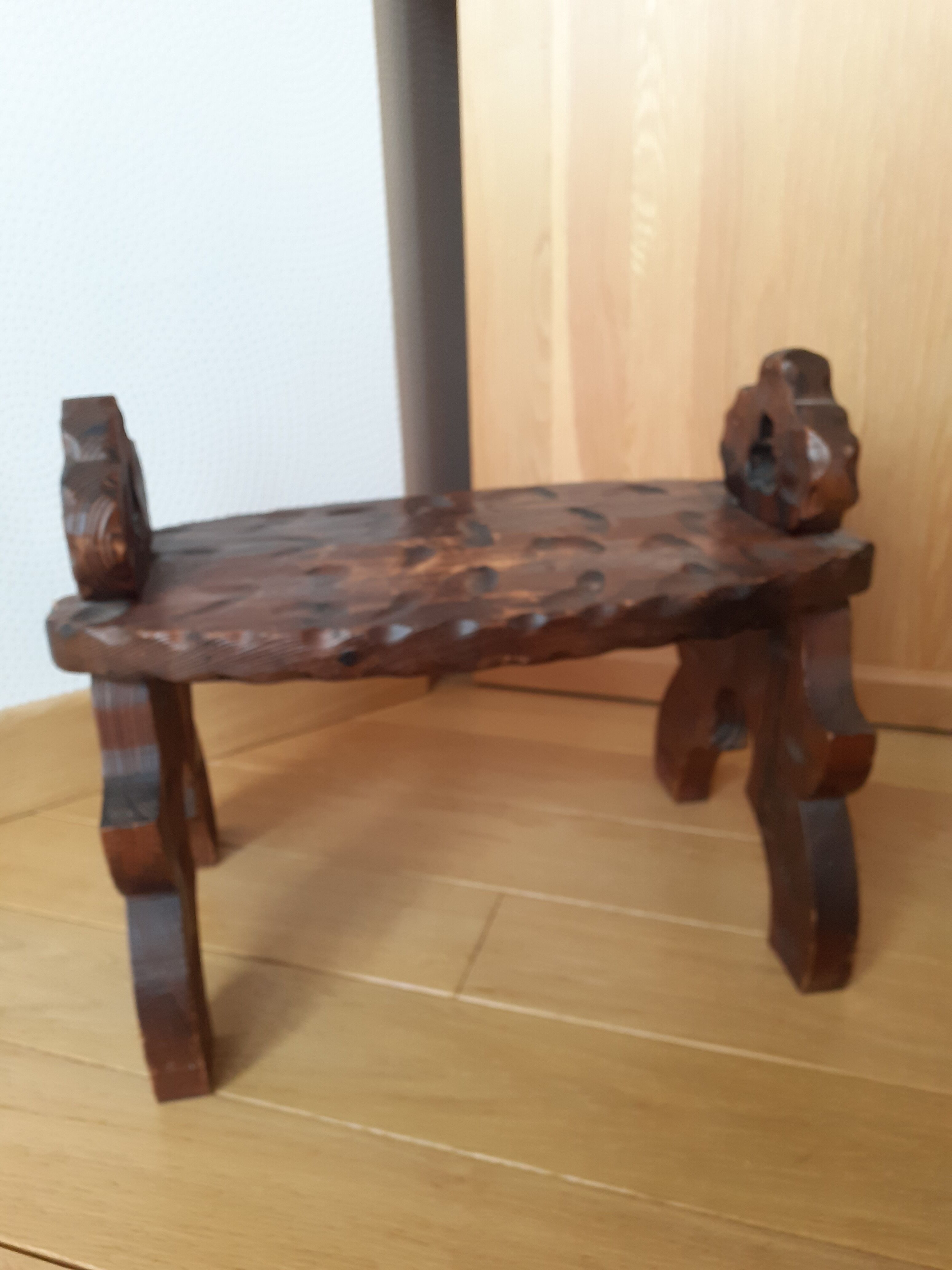 Tabouret banc bois esprit forêt noire