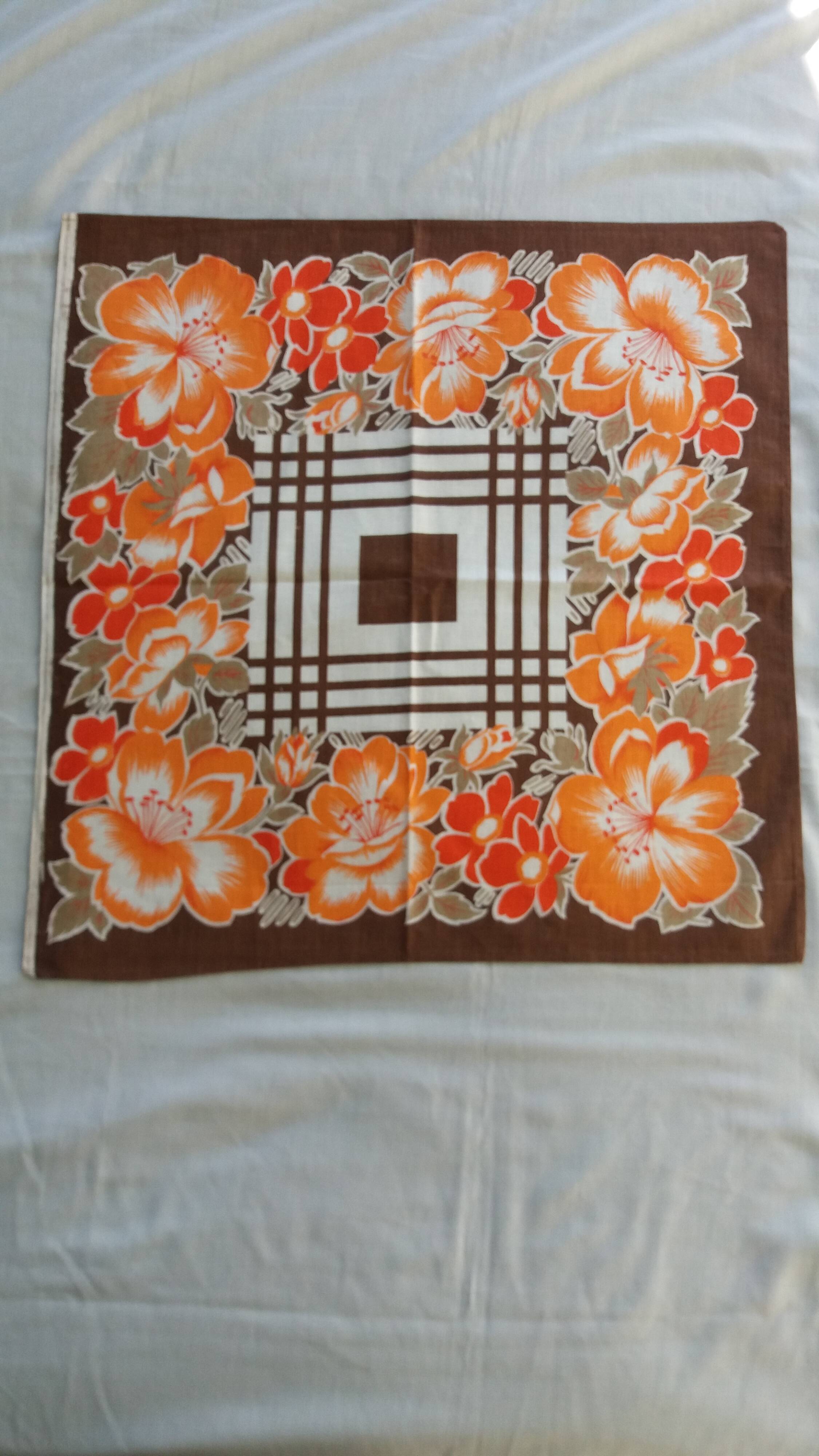 Vintage 70s flower power napkins, set of 12.