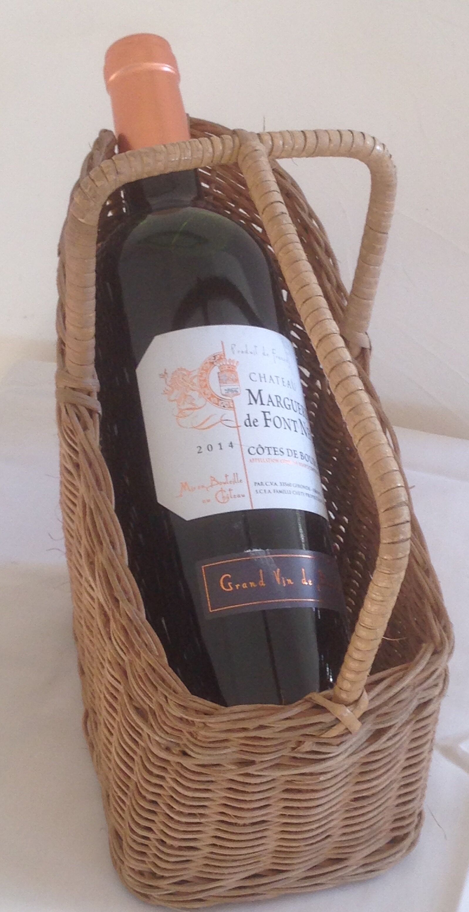 Basket Wicker with handle for bottle