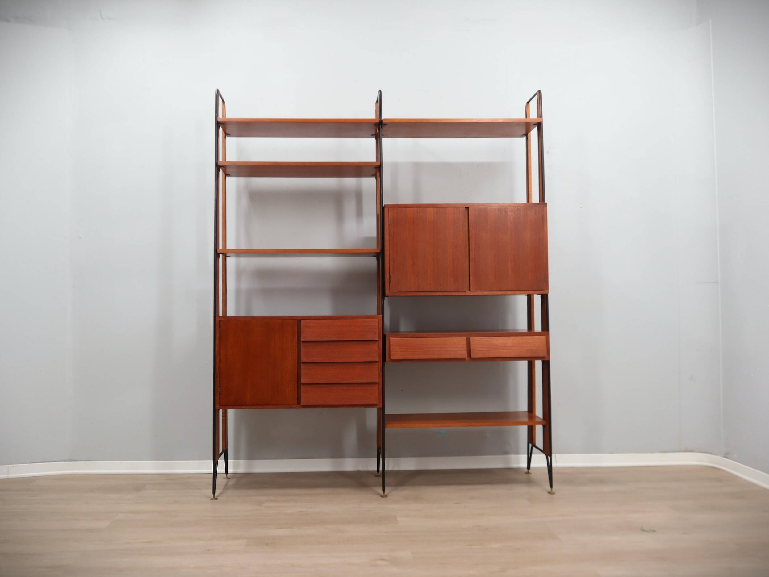 Mid century modular teak bookcase with bar unit, Italy 1950s