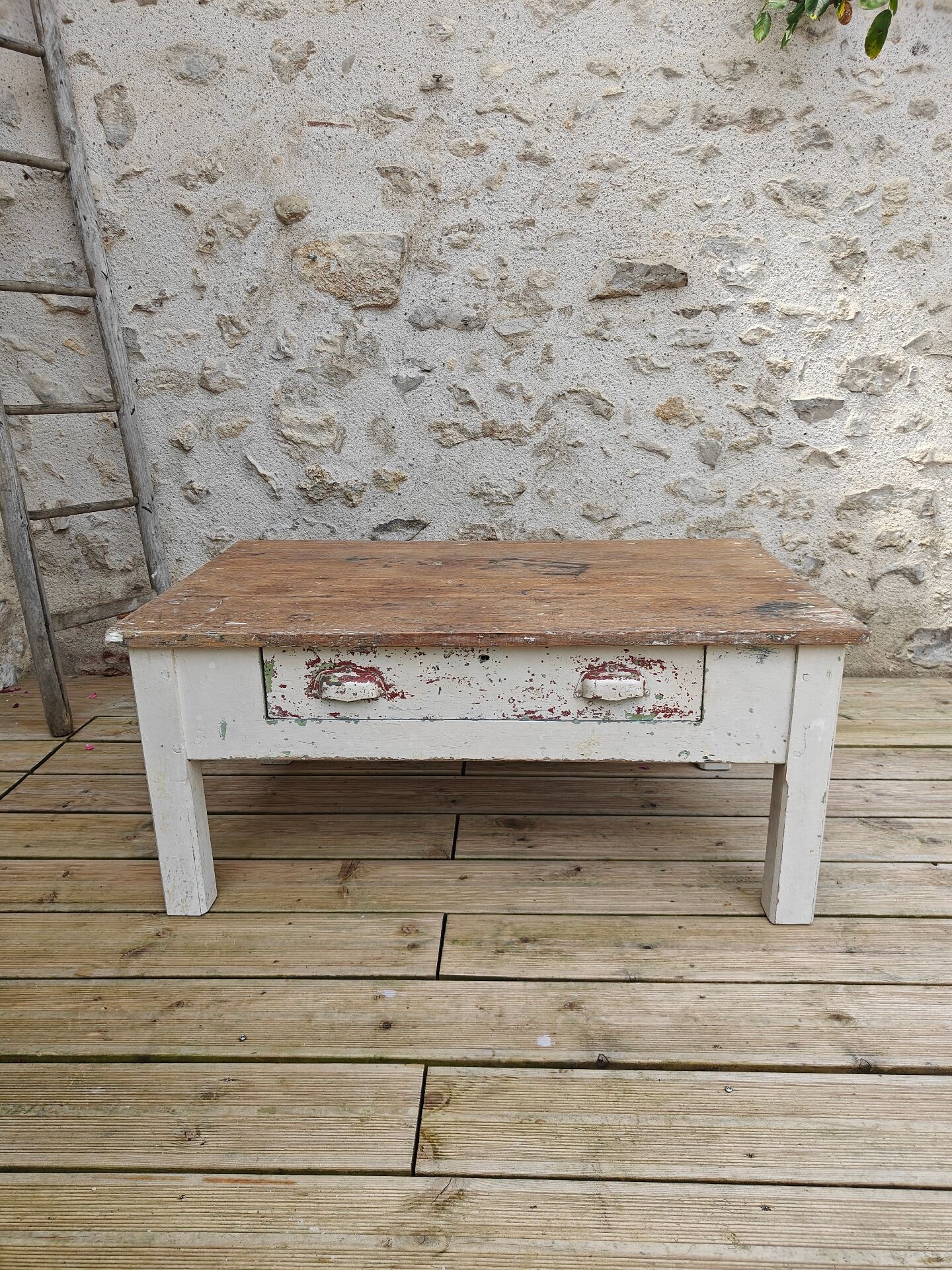 Distressed drawer coffee table, country farmhouse.