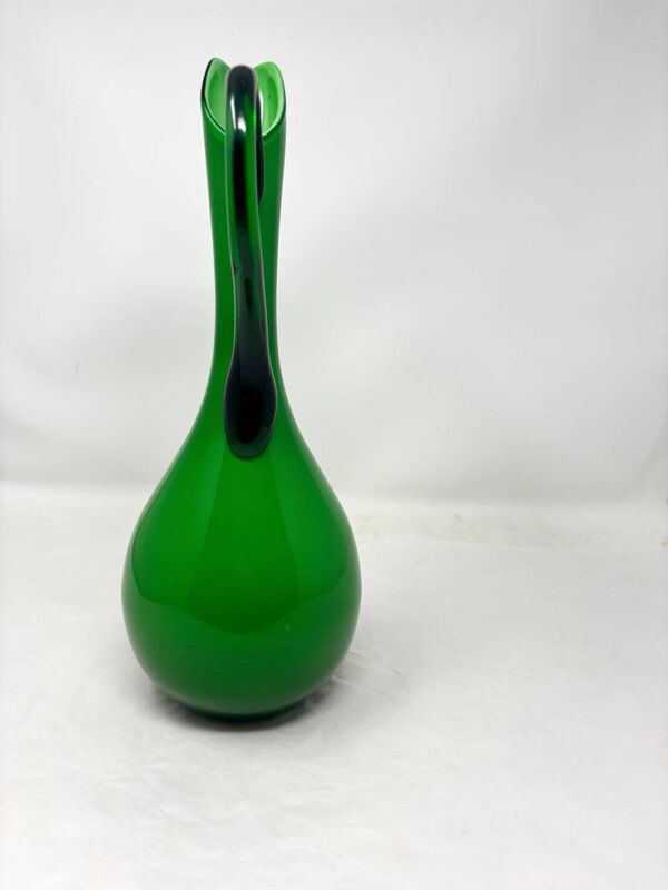 Vase vert gazon en opaline Empoli