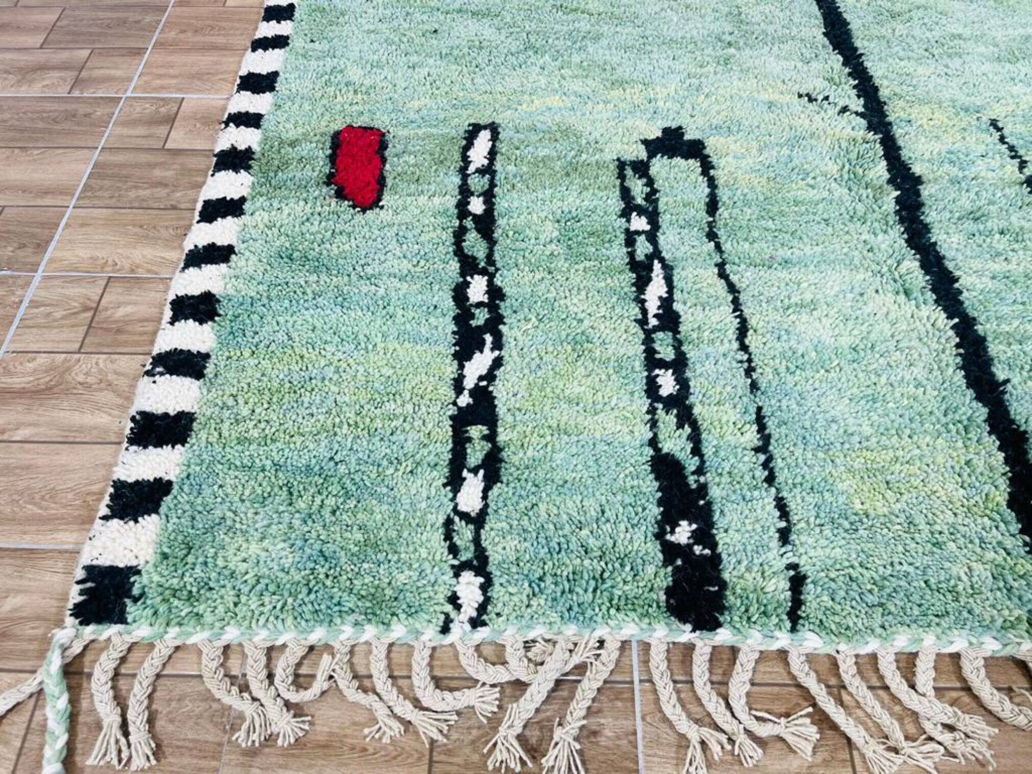 Traditional handmade carpet 250cm x 150cm Moroccan