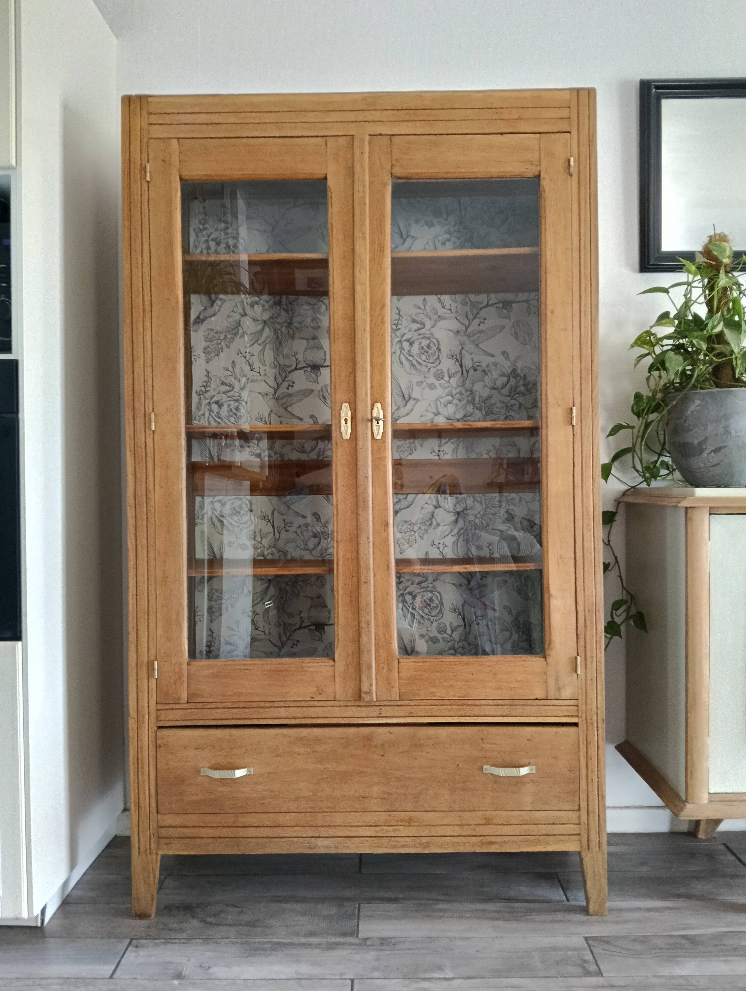 Parisian display cabinet in solid oak