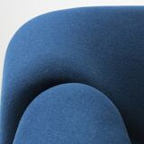 Groovy ‘M’ F598 in original blue fabric f 598 by Pierre Paulin for Artifort