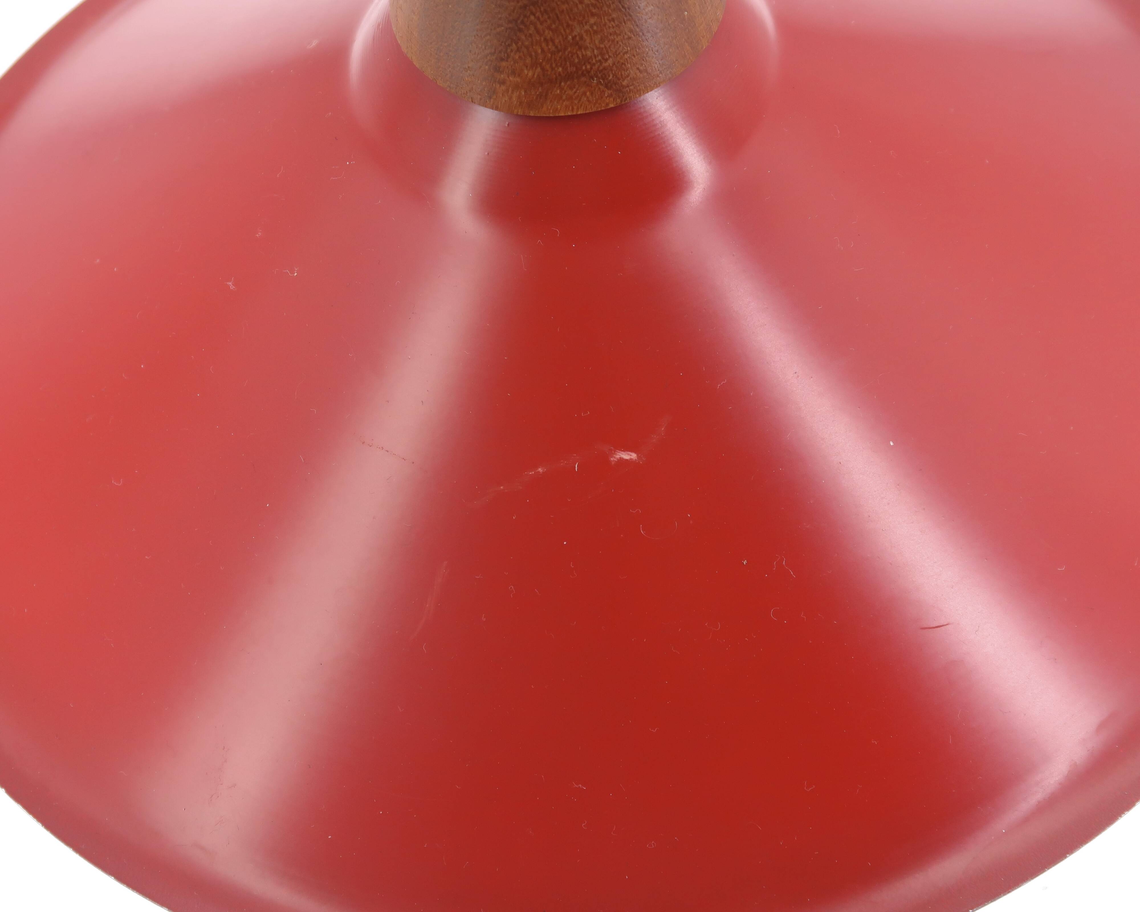 Suspension rouge en métal et teck, années 70