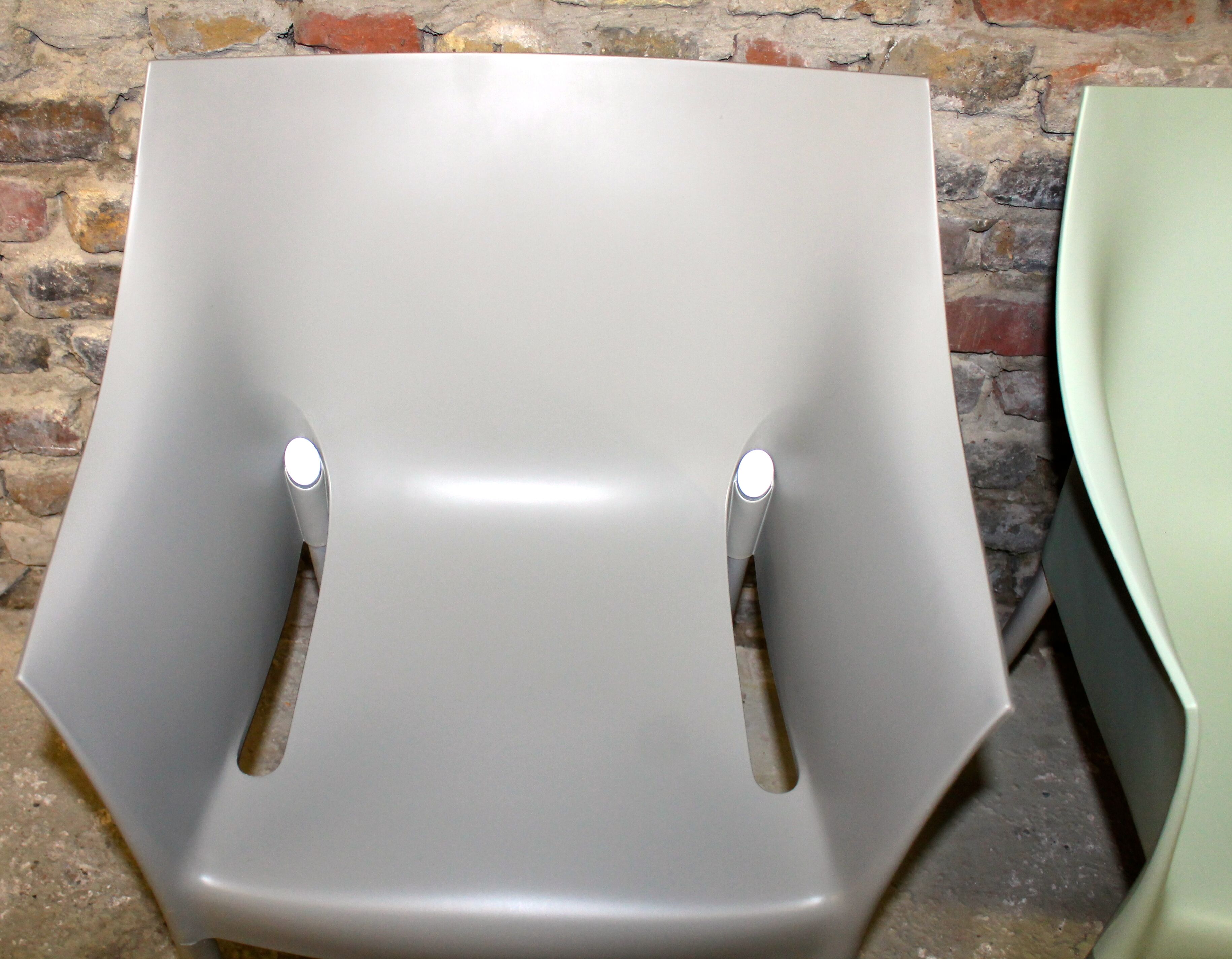 Paire de fauteuils Dr No par P.Starck ed.Kartell
