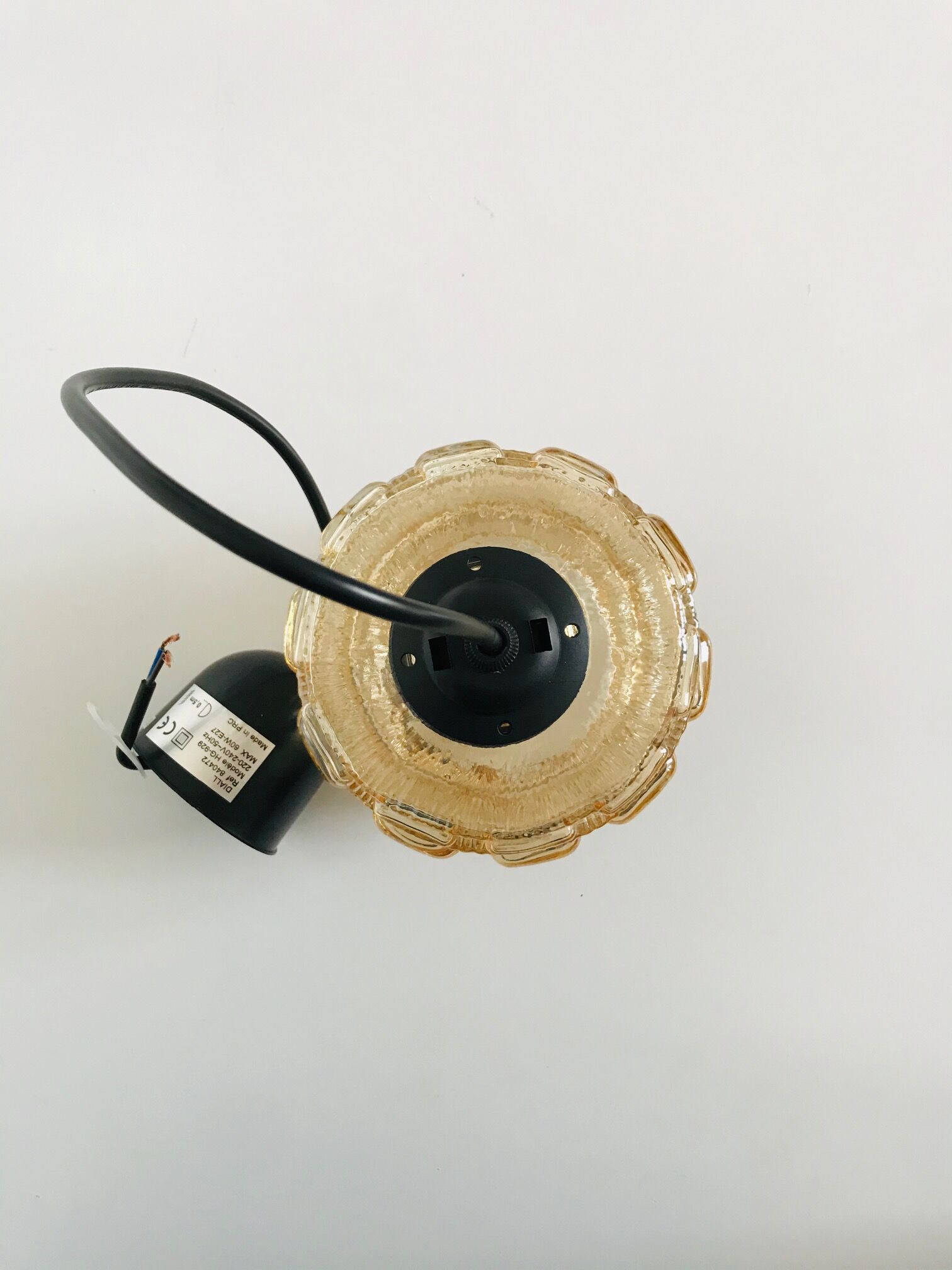 Chiseled glass suspension