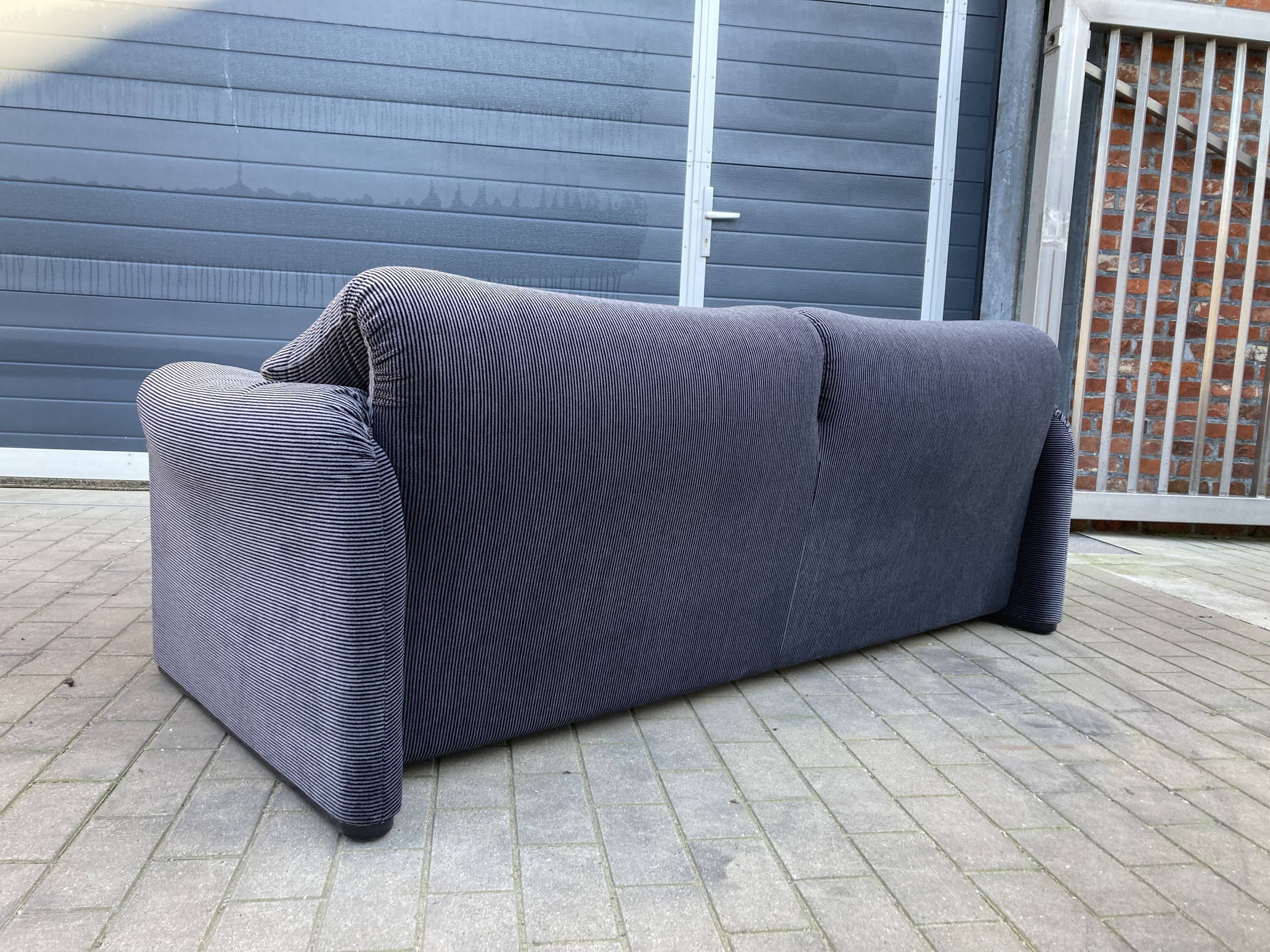 2x Cassina Maralunga 2places (190cm) by Vico Magistretti