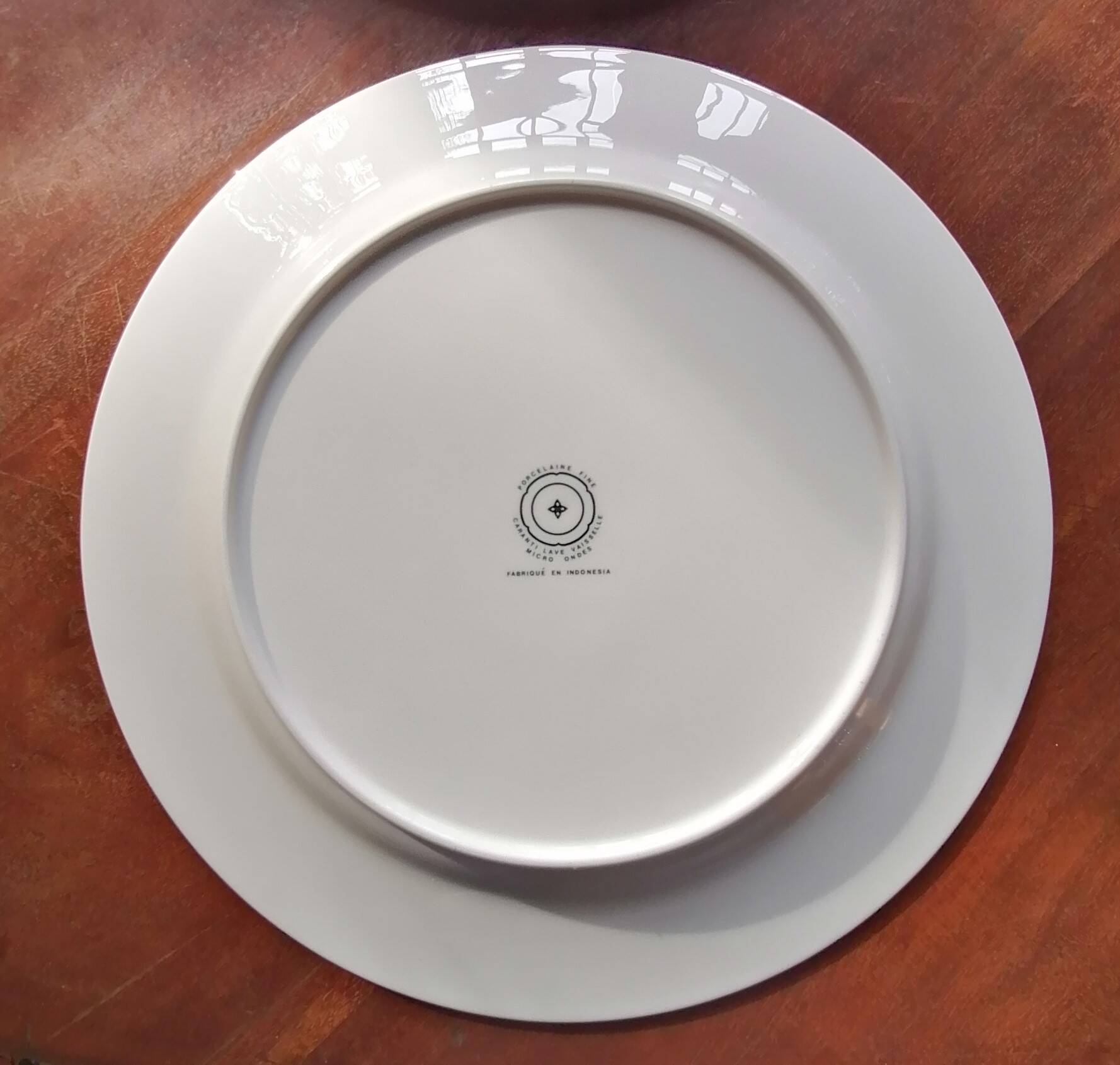 Set of 2 x 12 fine porcelain plates, dinner and dessert plates - Basket