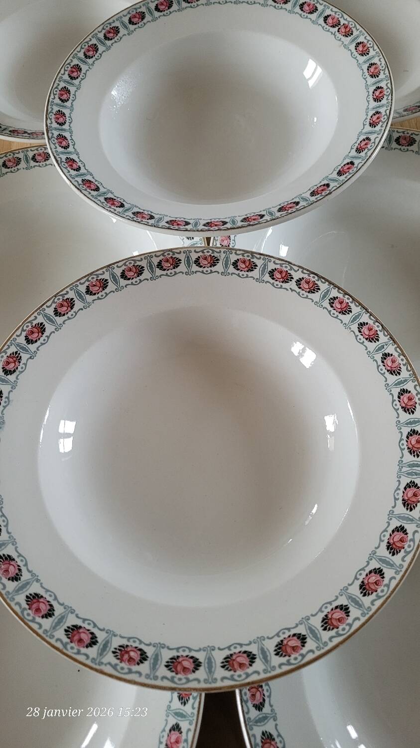 8 deep plates Sté Céramique Maestricht