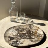 Very large pocket or dish in petrified wood