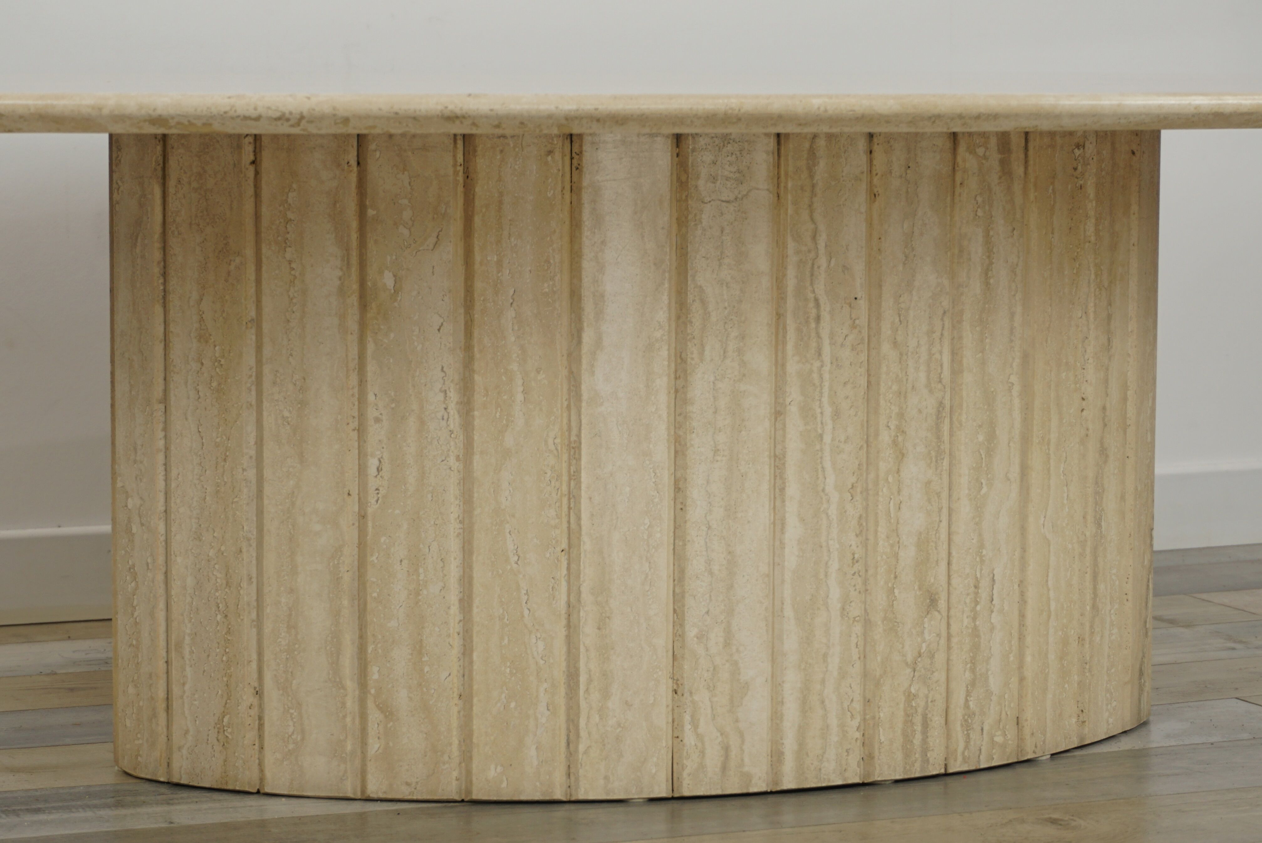 Oval coffee table in Italian design travertine from the 70s