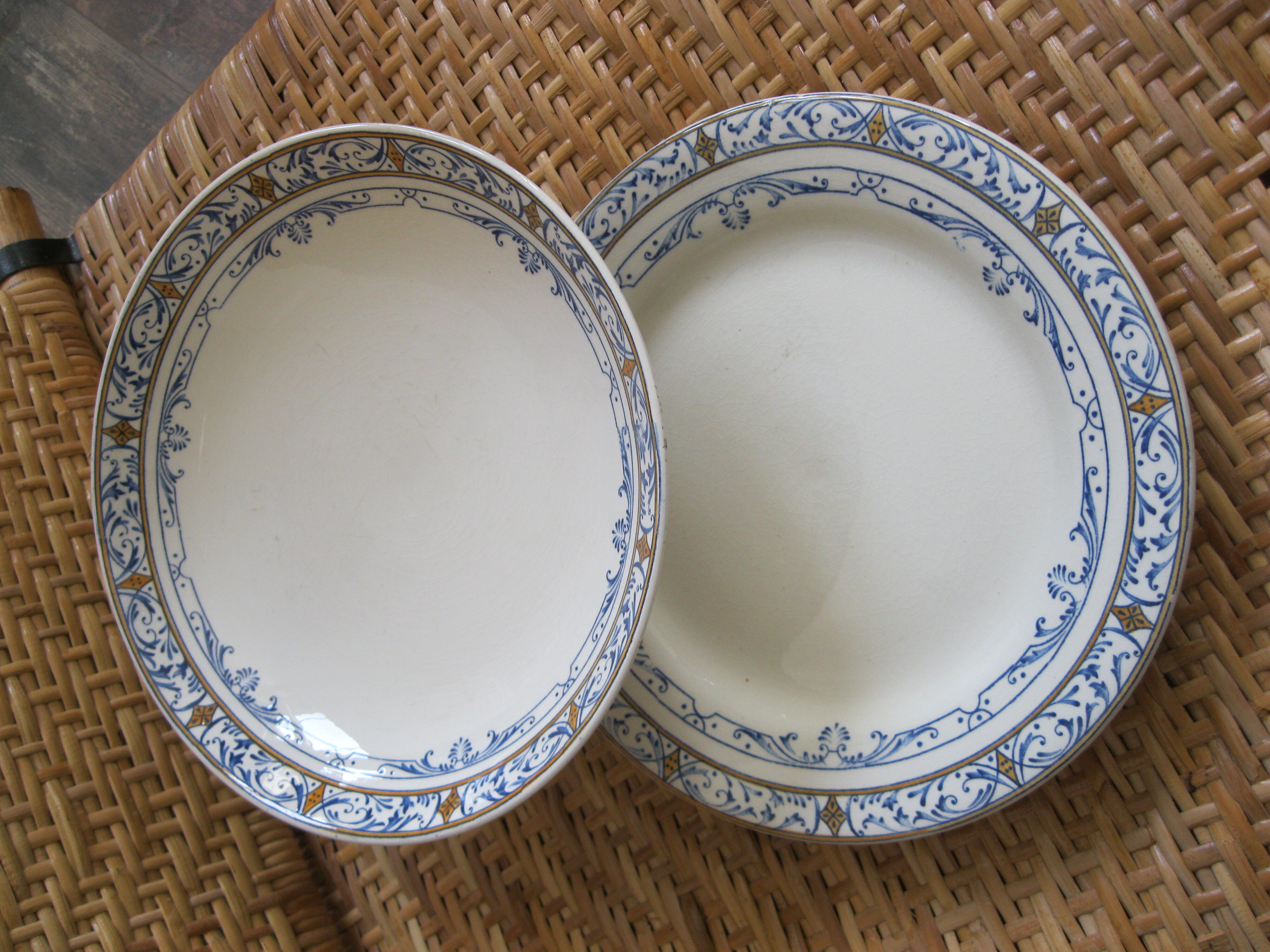 Coupe à fruits plat porcelaine Creil et Montereau
