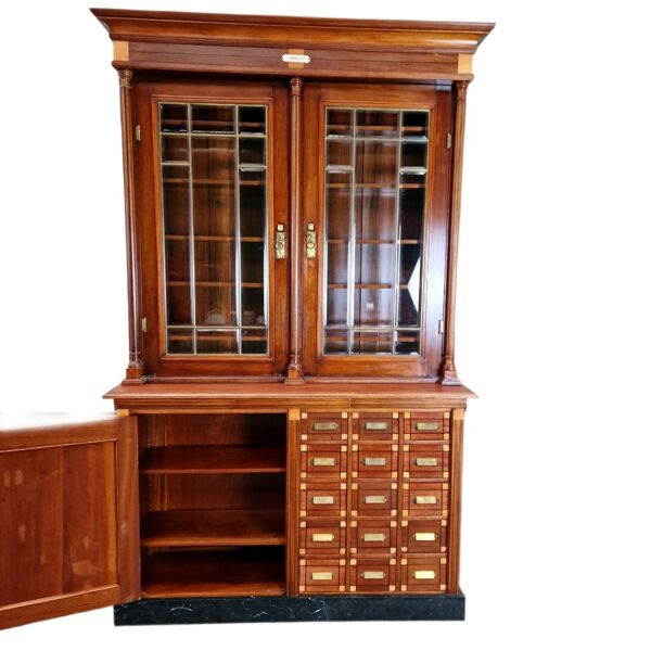Armoire de pharmacie Art Déco, 1909