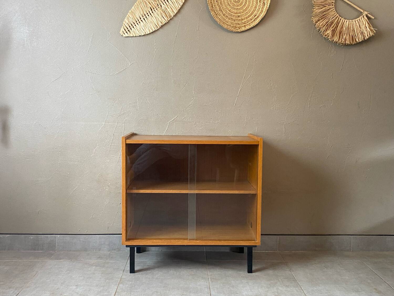 Vintage display cabinet (or TV cabinet)