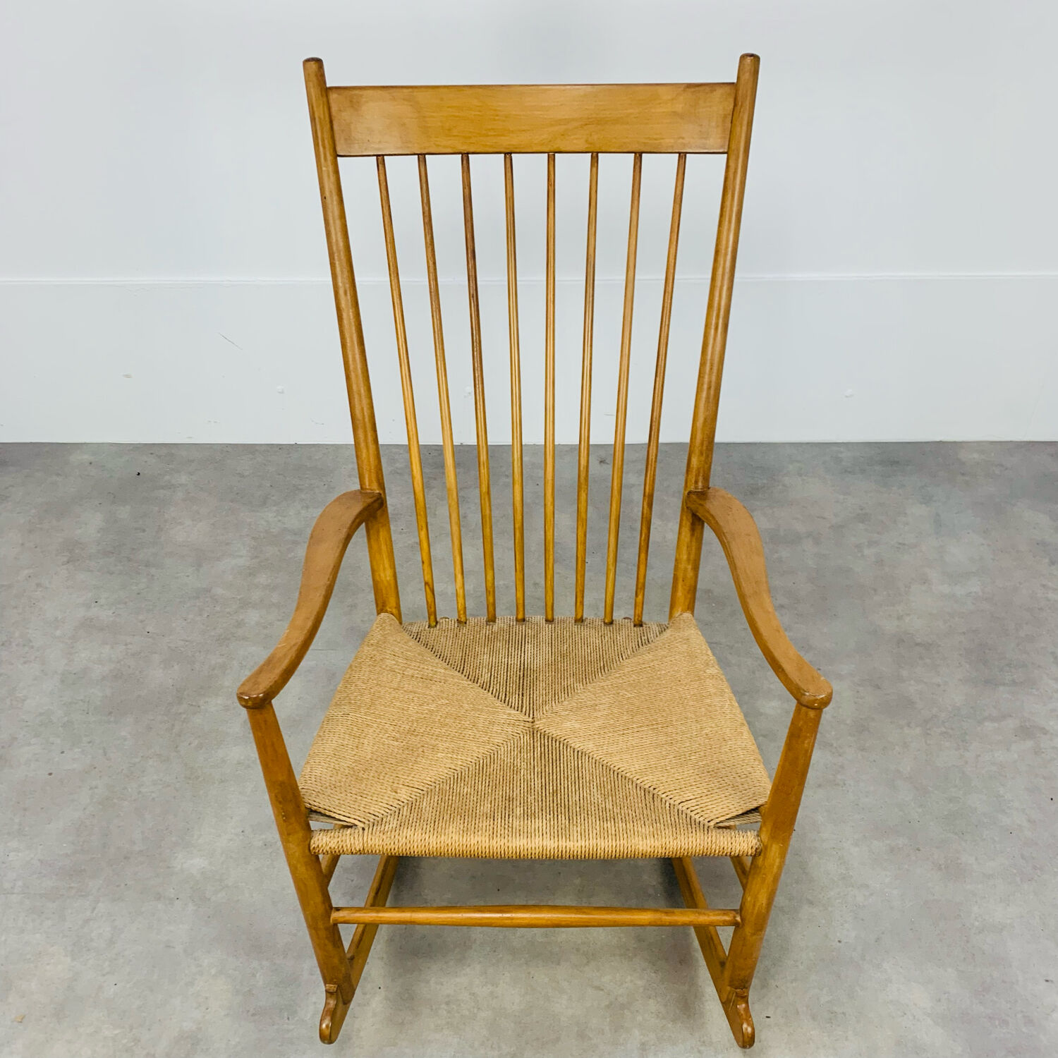 Rocking chair Hans Wegner J16 Scandinavian