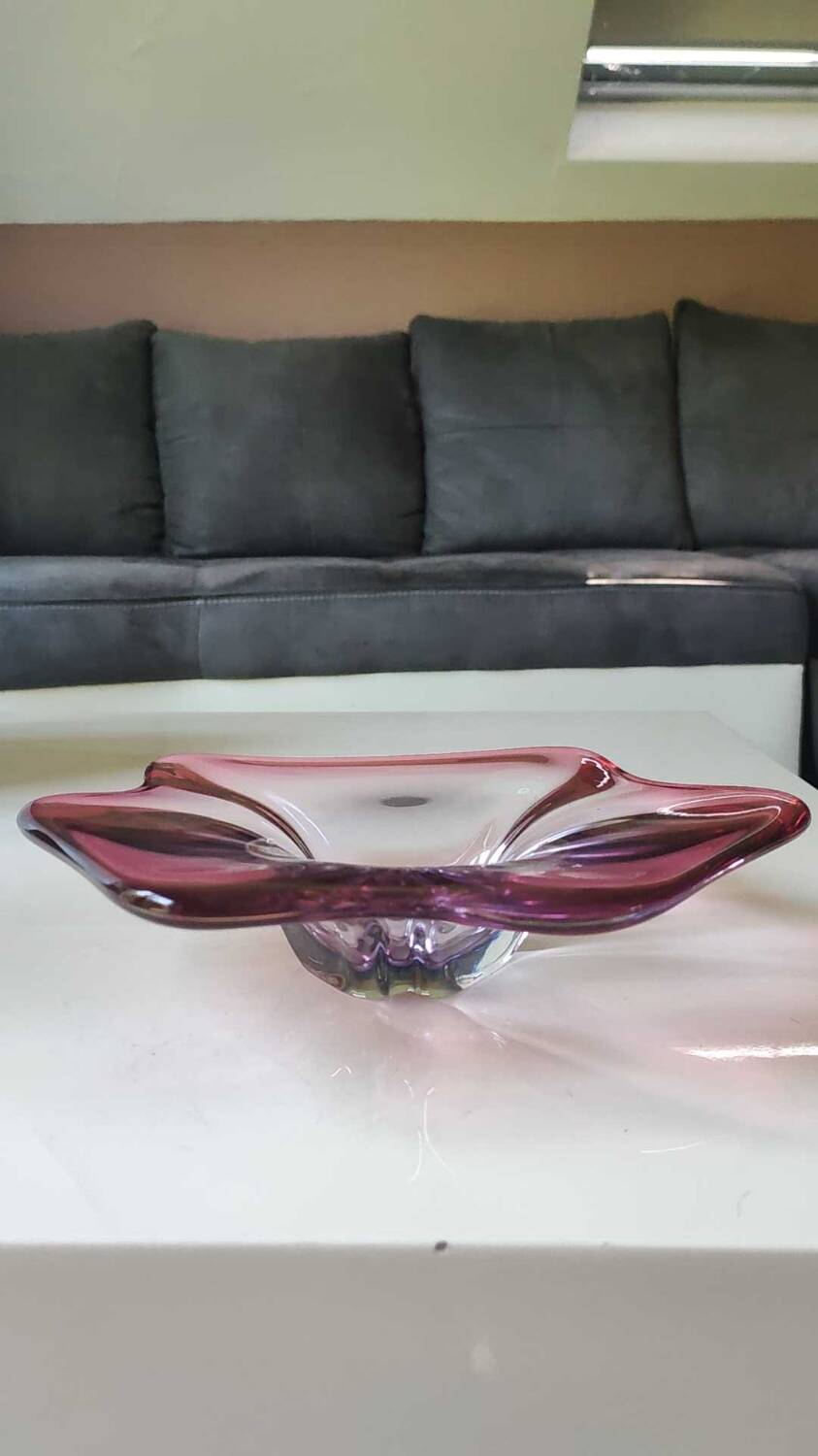 Pocket tray floral shape. in pink tones. murano style. diam 24 cm