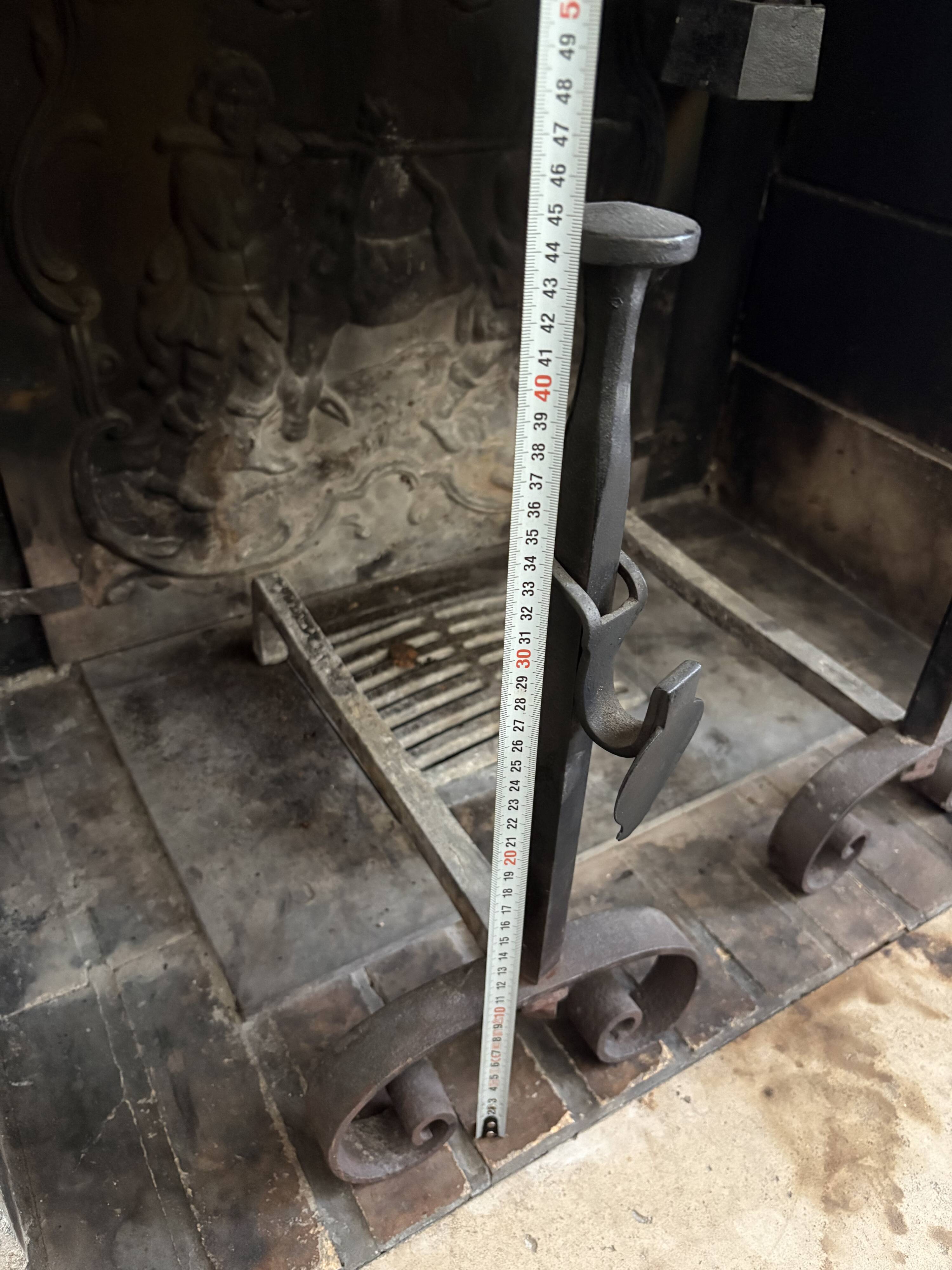 Complete fireplace tool set (10 pieces) in wrought iron
