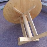 Round table in pine furniture Les Arcs