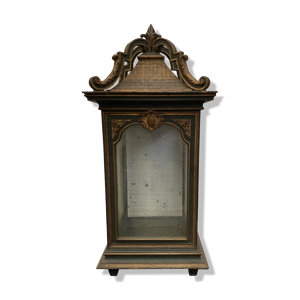vitrine a poser ou murale en bois de hêtre patiné et doré xx siècle