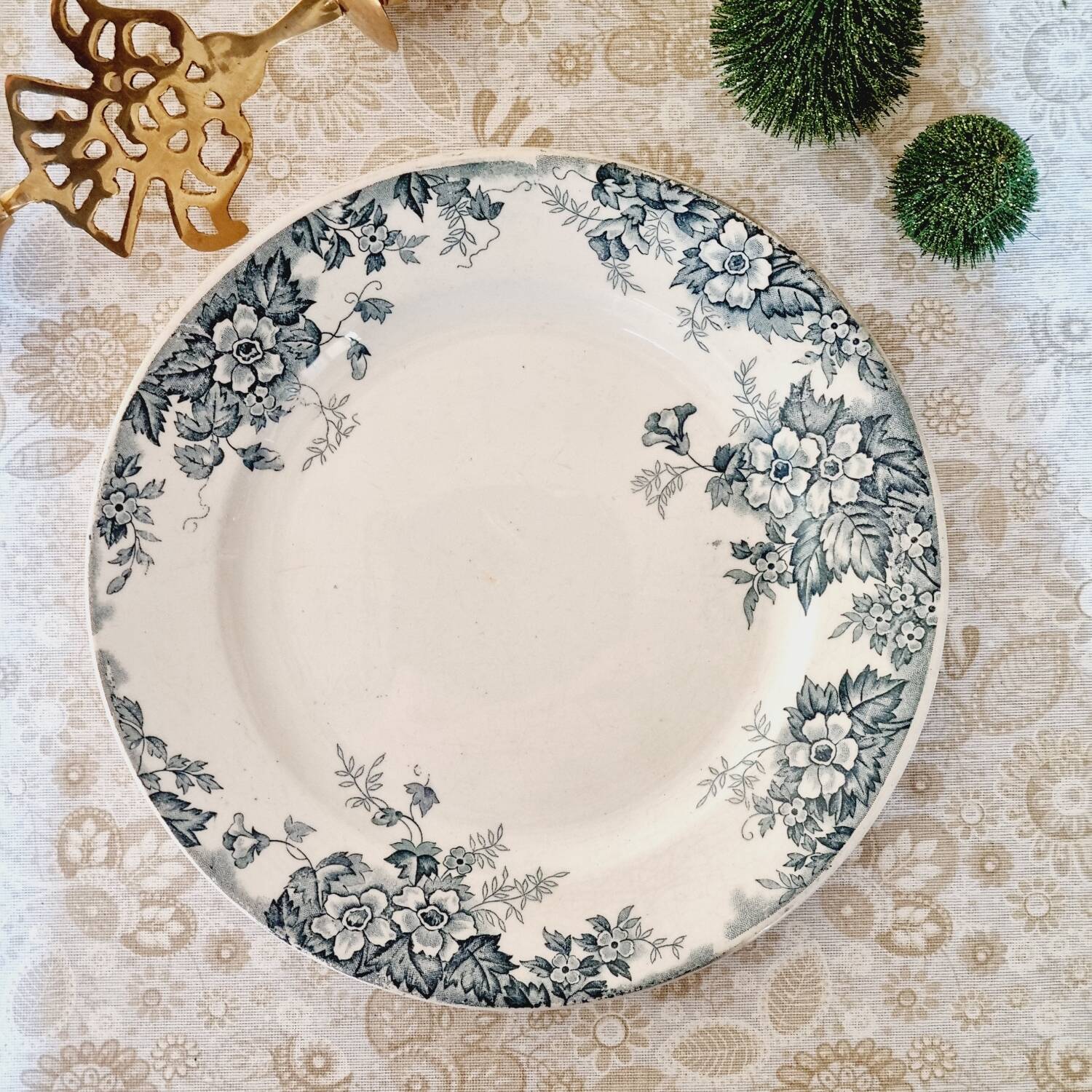 6 mismatched iron earth flat plates lot 3