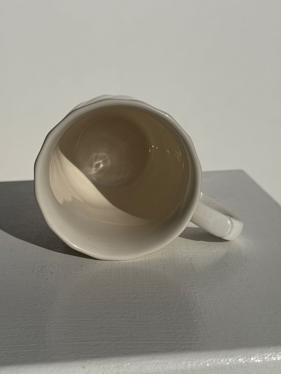 Pair of mugs in English porcelain H10